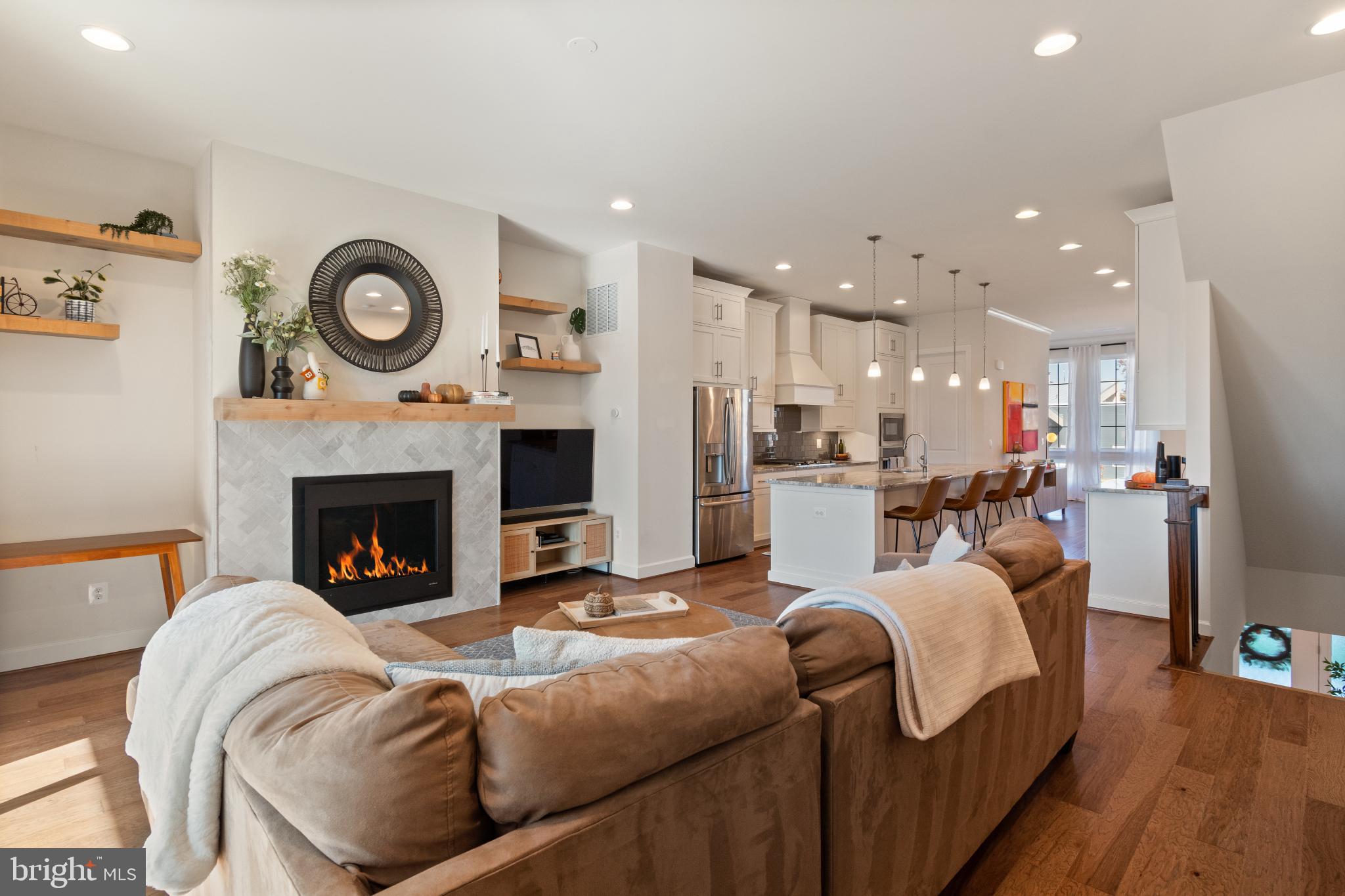 ONE LOUDOUN - Residential