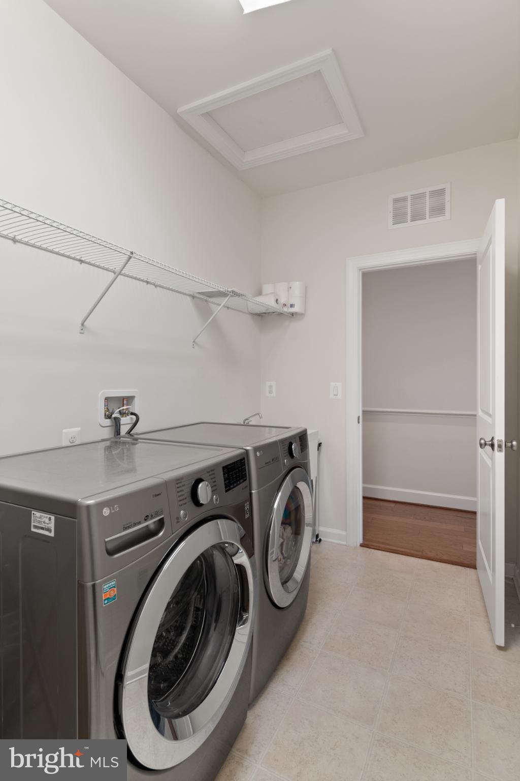 ONE LOUDOUN - Residential