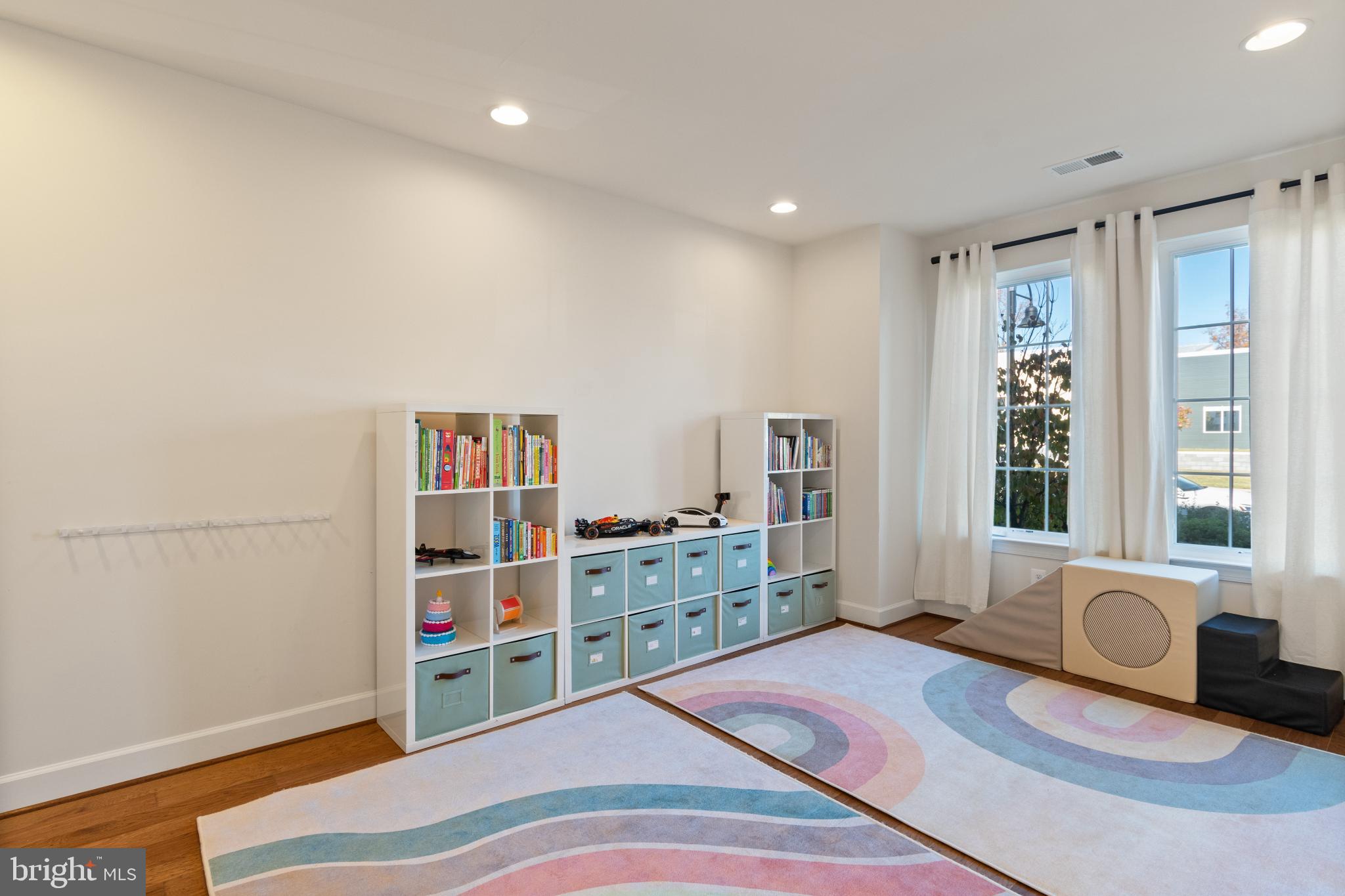 ONE LOUDOUN - Residential