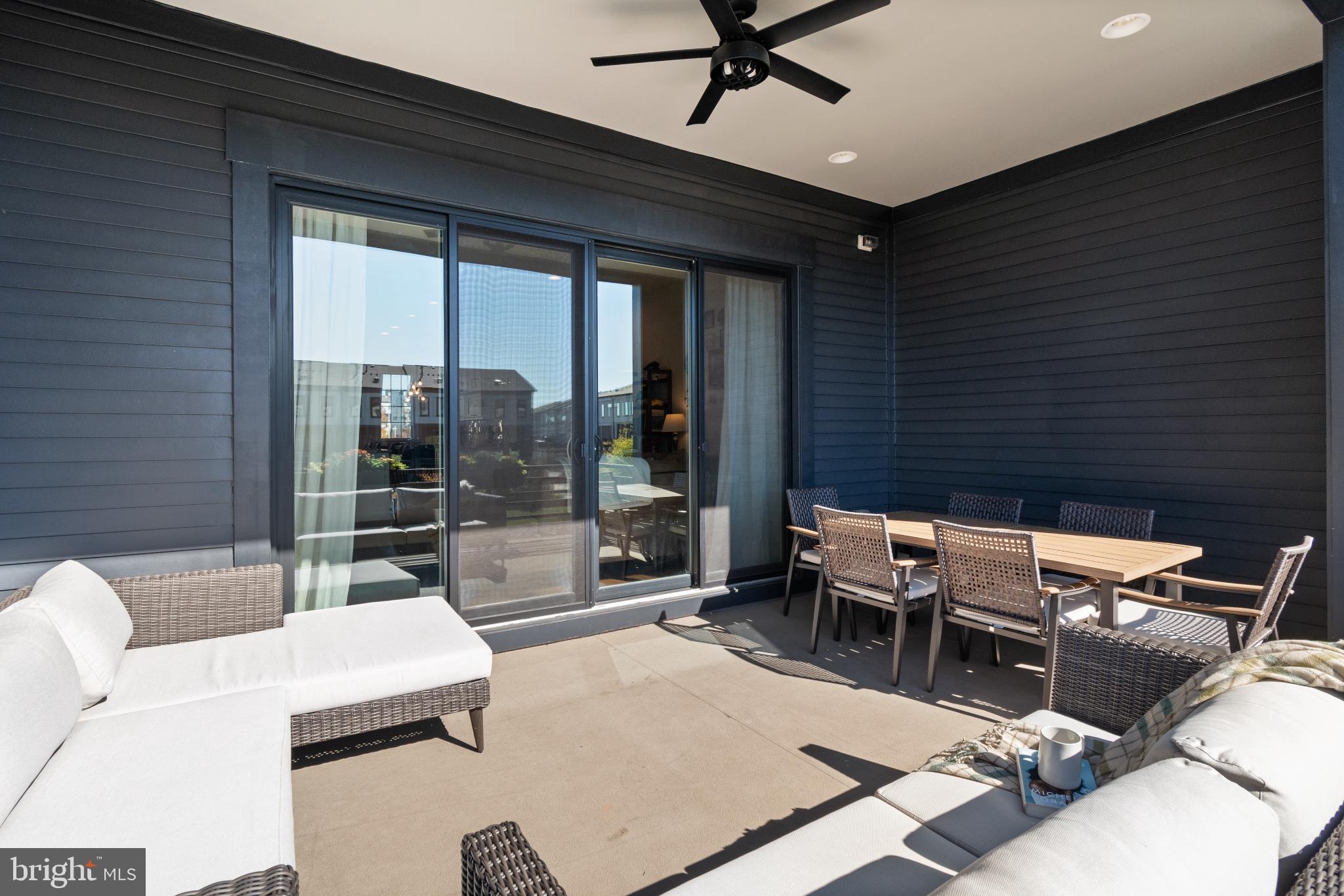 ONE LOUDOUN - Residential