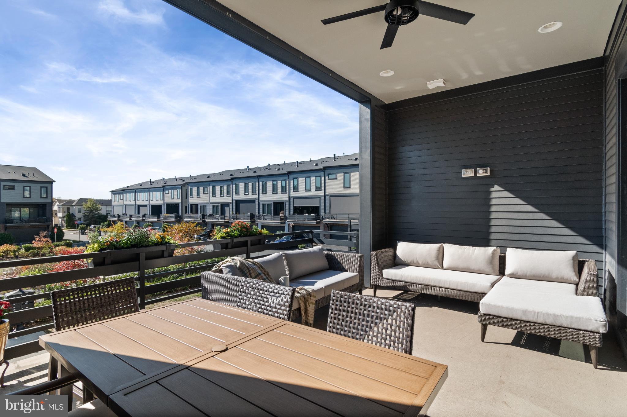 ONE LOUDOUN - Residential