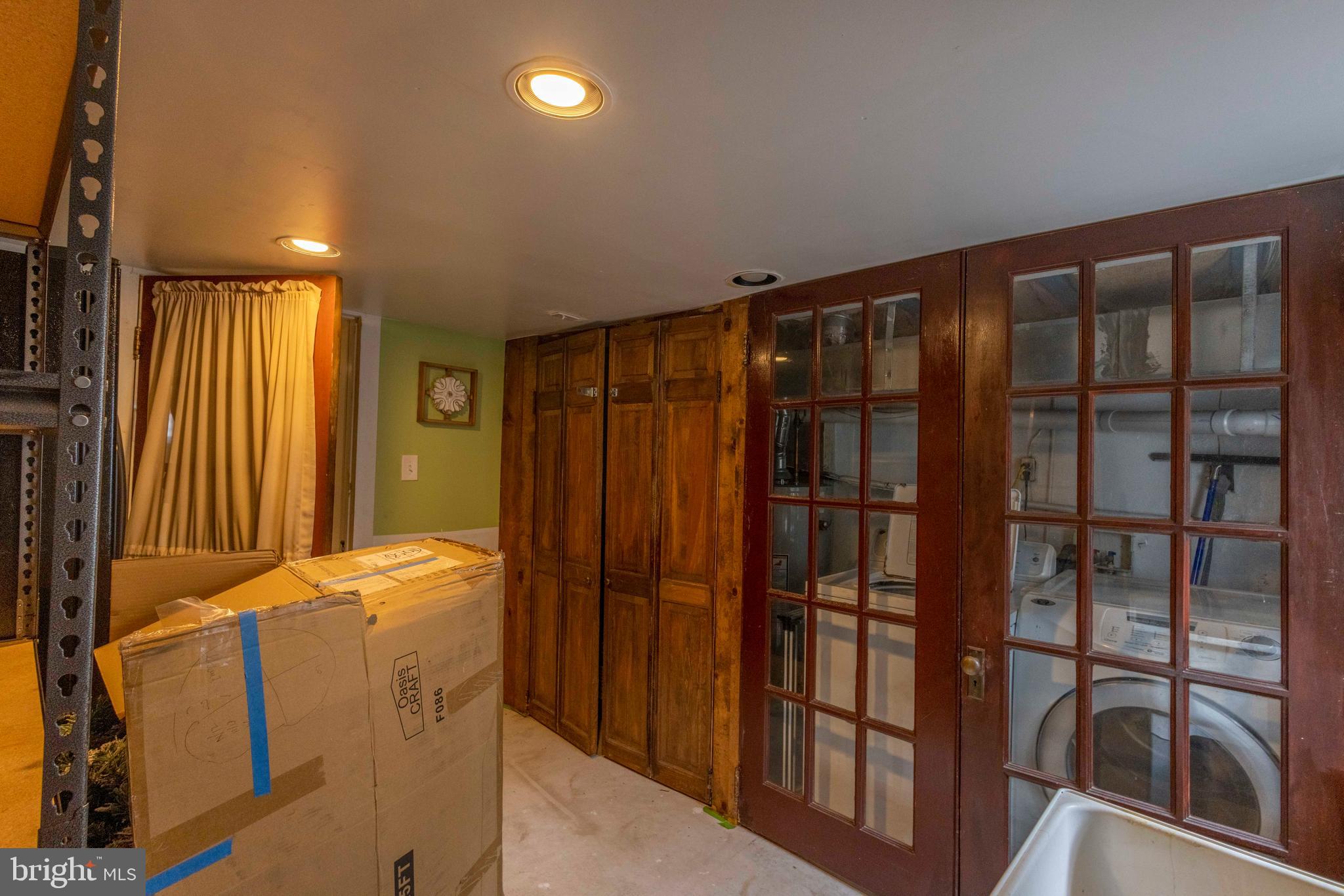 GREEKTOWN - Residential Lease