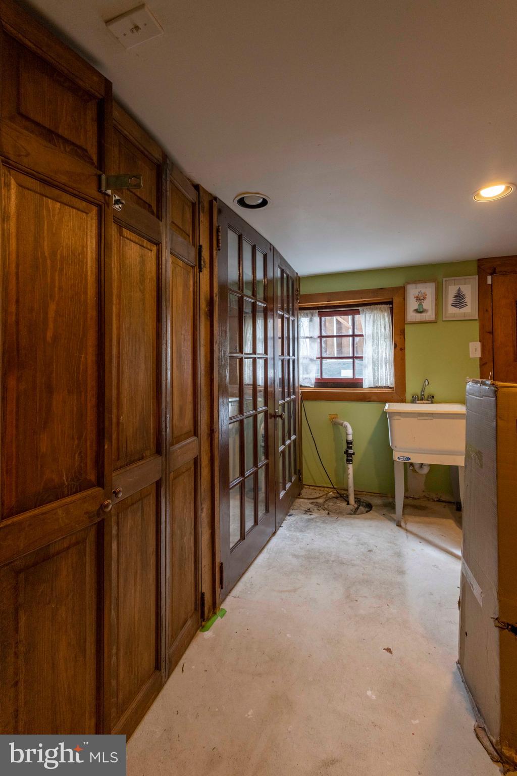 GREEKTOWN - Residential Lease