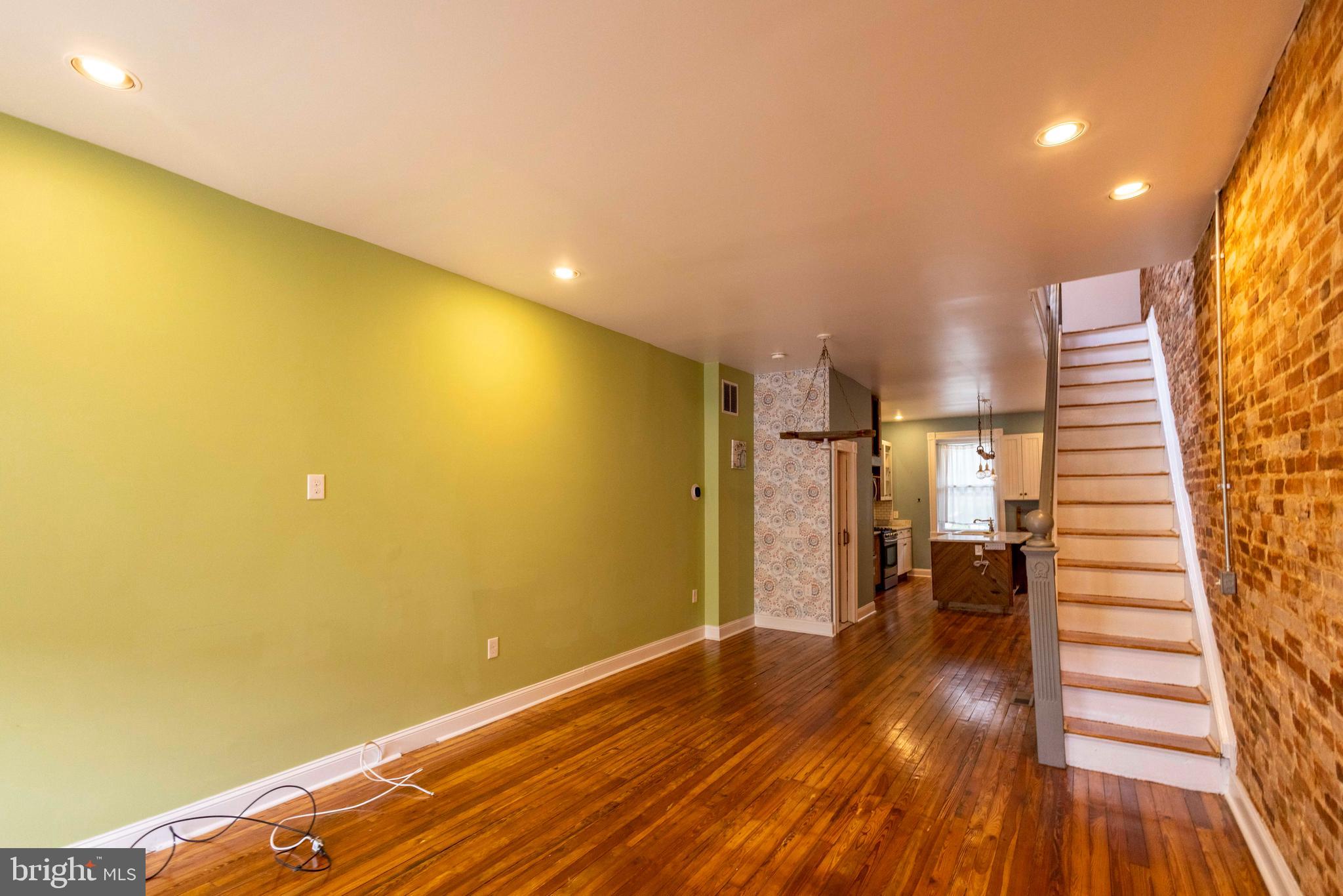 GREEKTOWN - Residential Lease