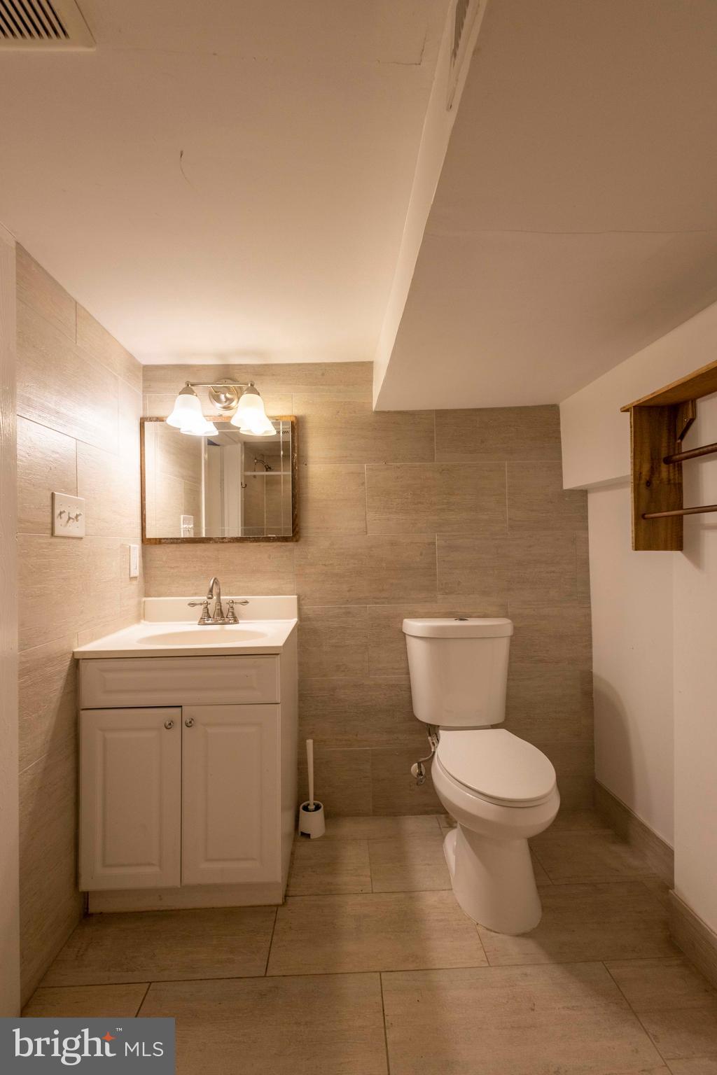 GREEKTOWN - Residential Lease