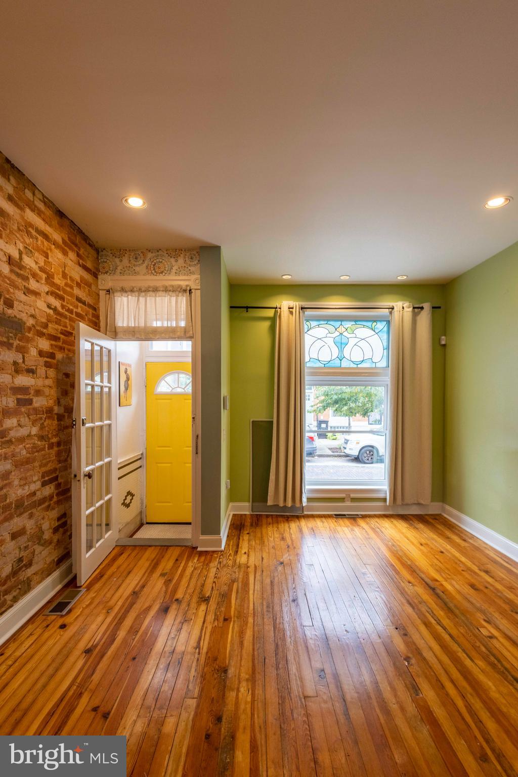 GREEKTOWN - Residential Lease