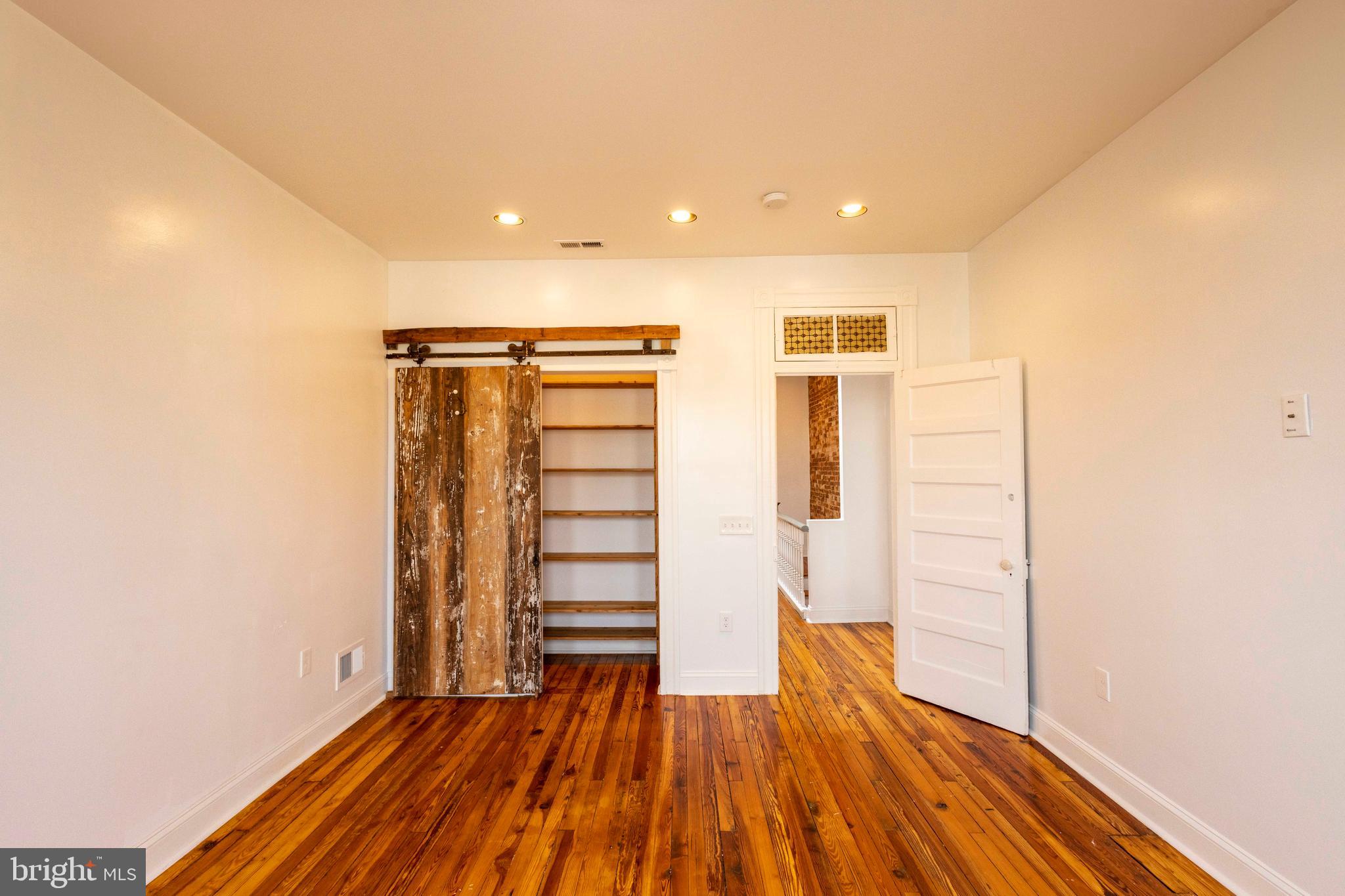 GREEKTOWN - Residential Lease