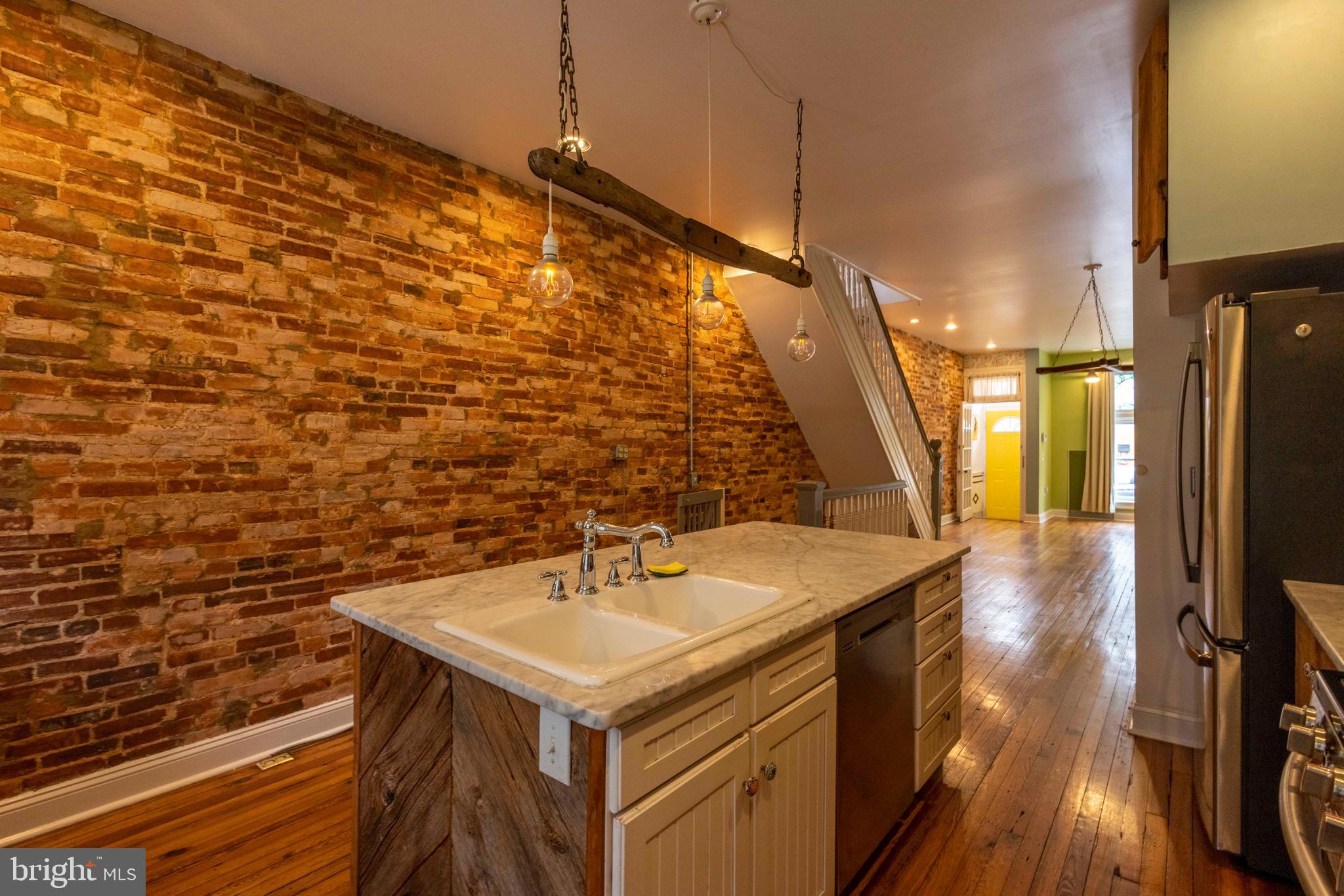 GREEKTOWN - Residential Lease