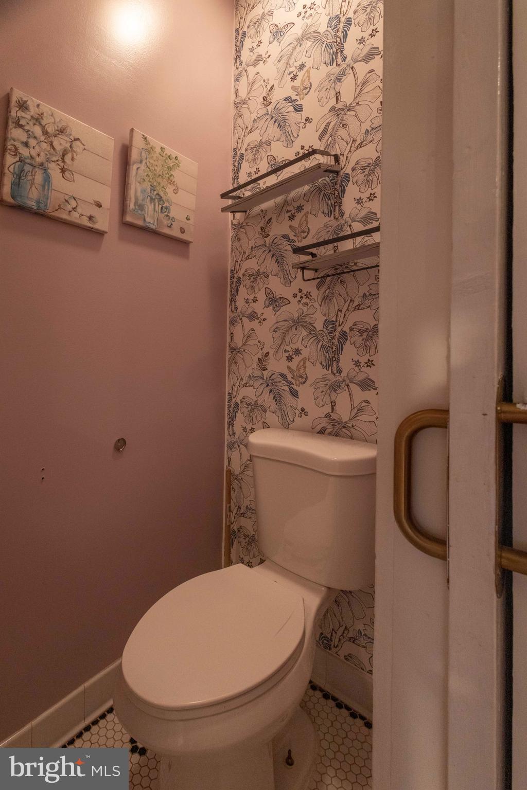 GREEKTOWN - Residential Lease