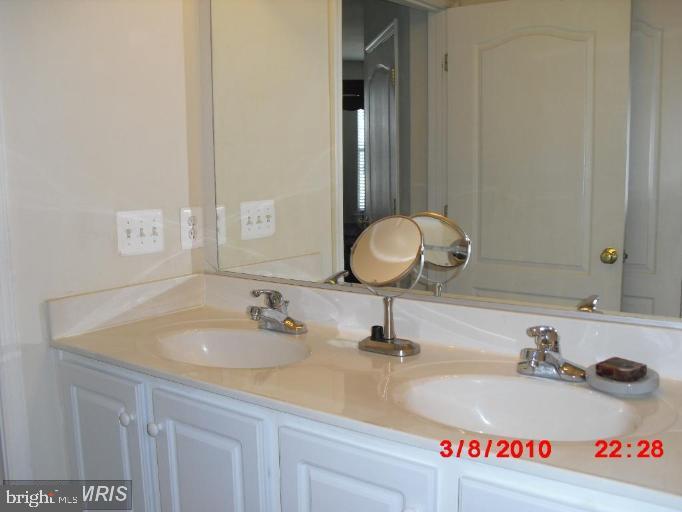 RIVER HILL - Residential Lease