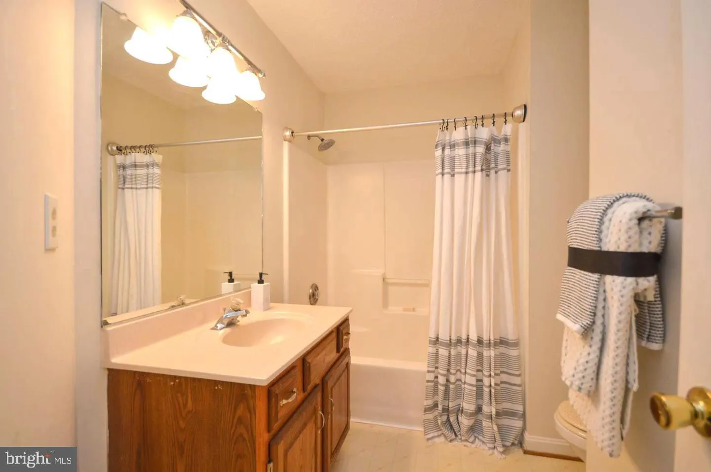 Waldorf, Maryland 20603, United States, 4 Bedrooms Bedrooms, ,3 BathroomsBathrooms,Residential,Active,136924