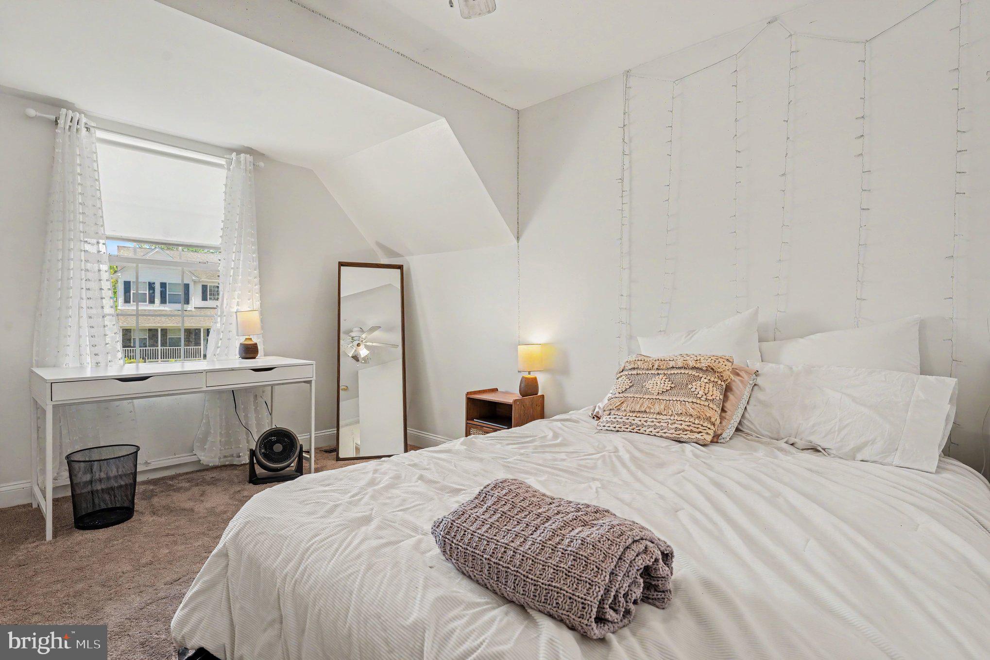 KINGSTON HILL II - Residential