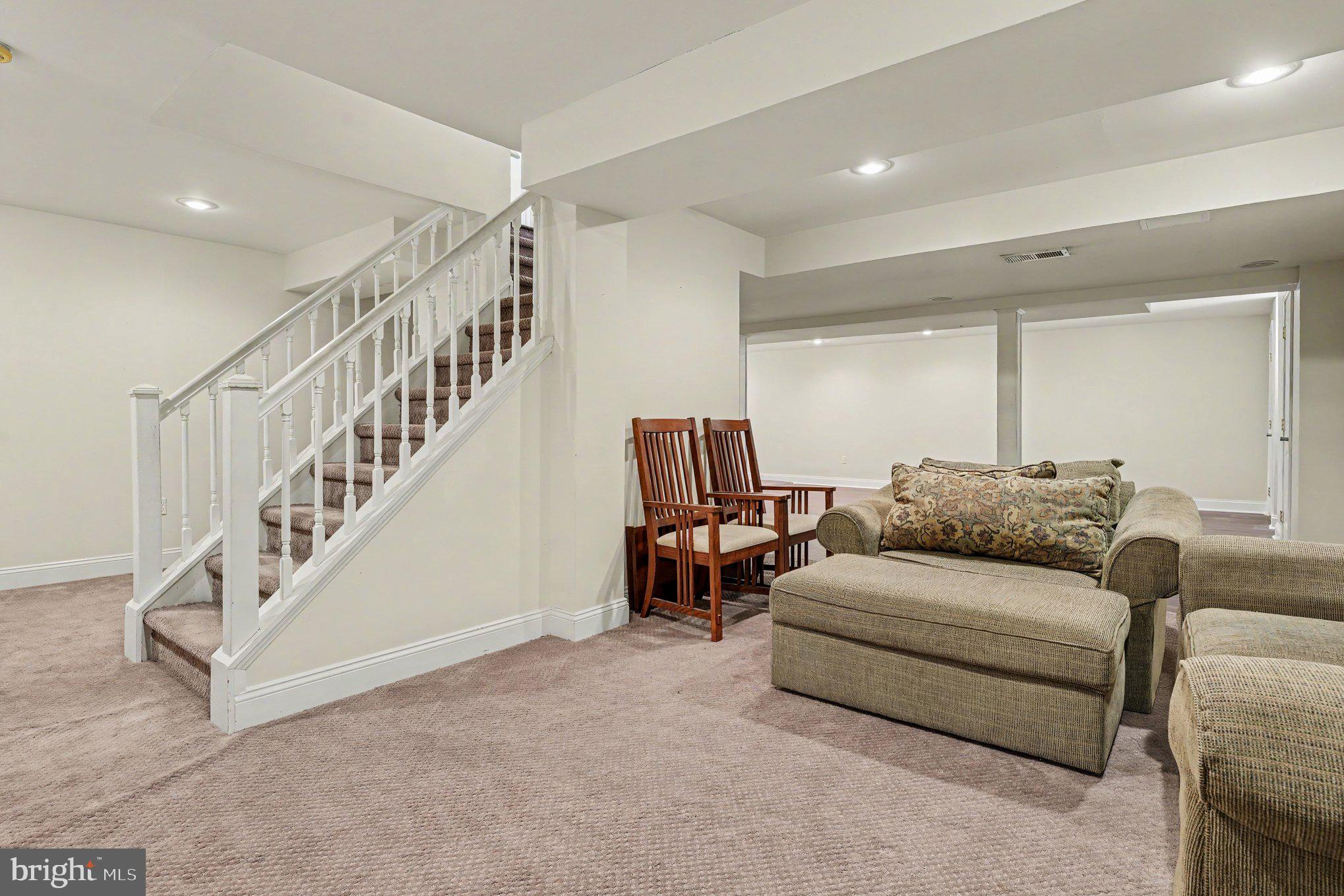 KINGSTON HILL II - Residential