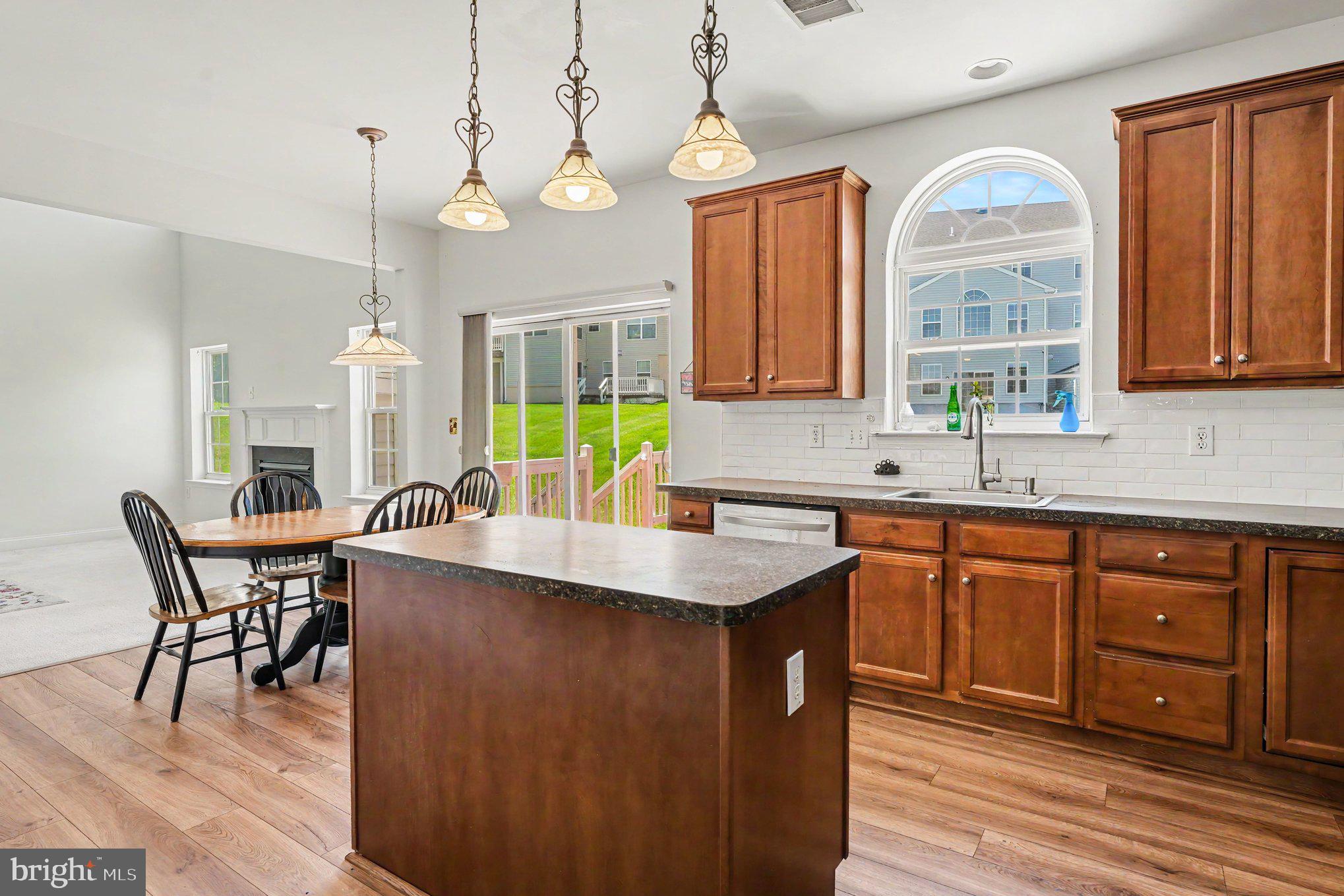 KINGSTON HILL II - Residential