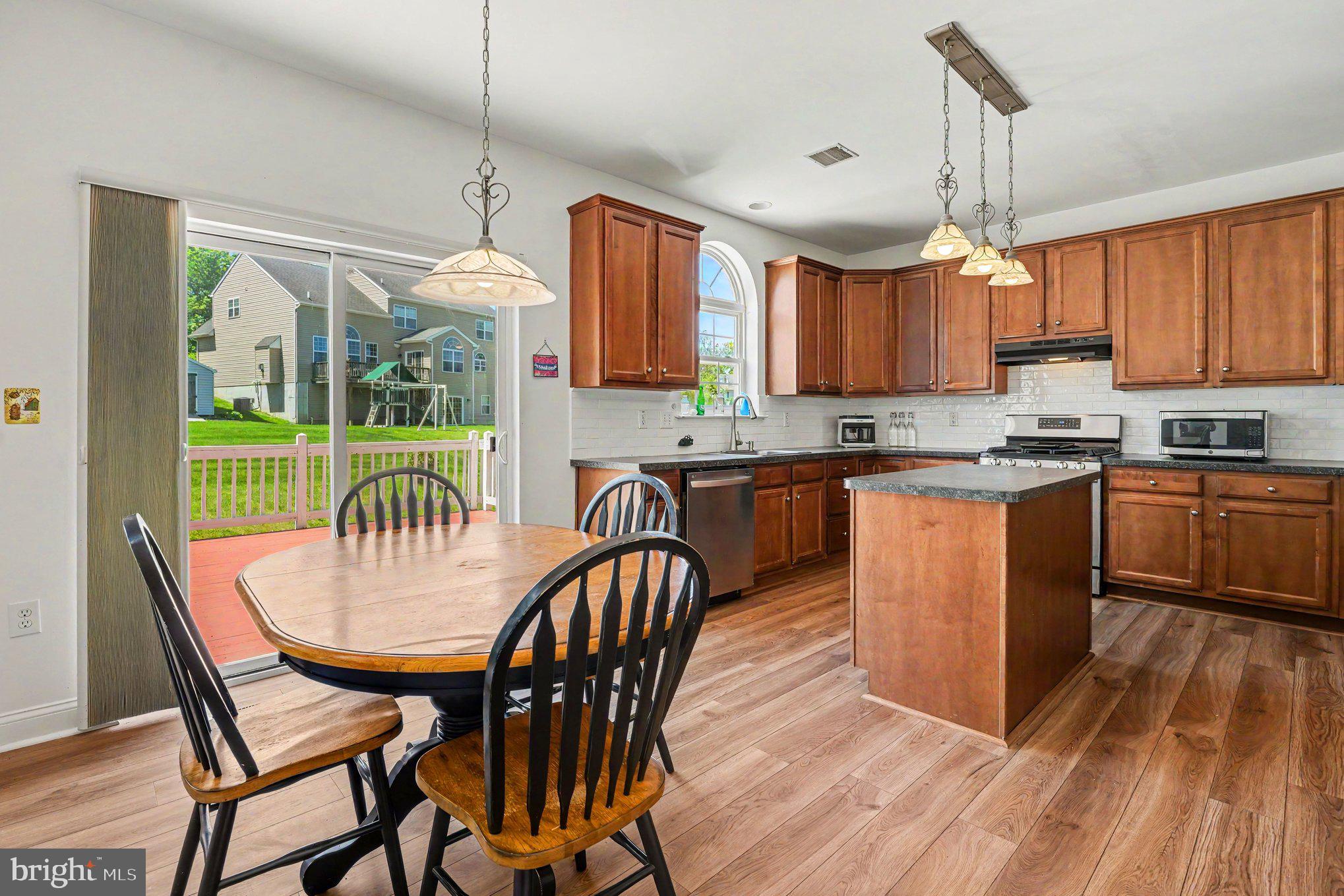KINGSTON HILL II - Residential