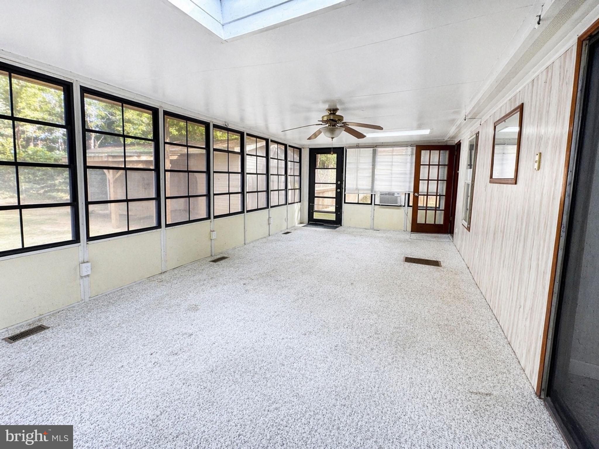 SHERWOOD ACRES - Residential