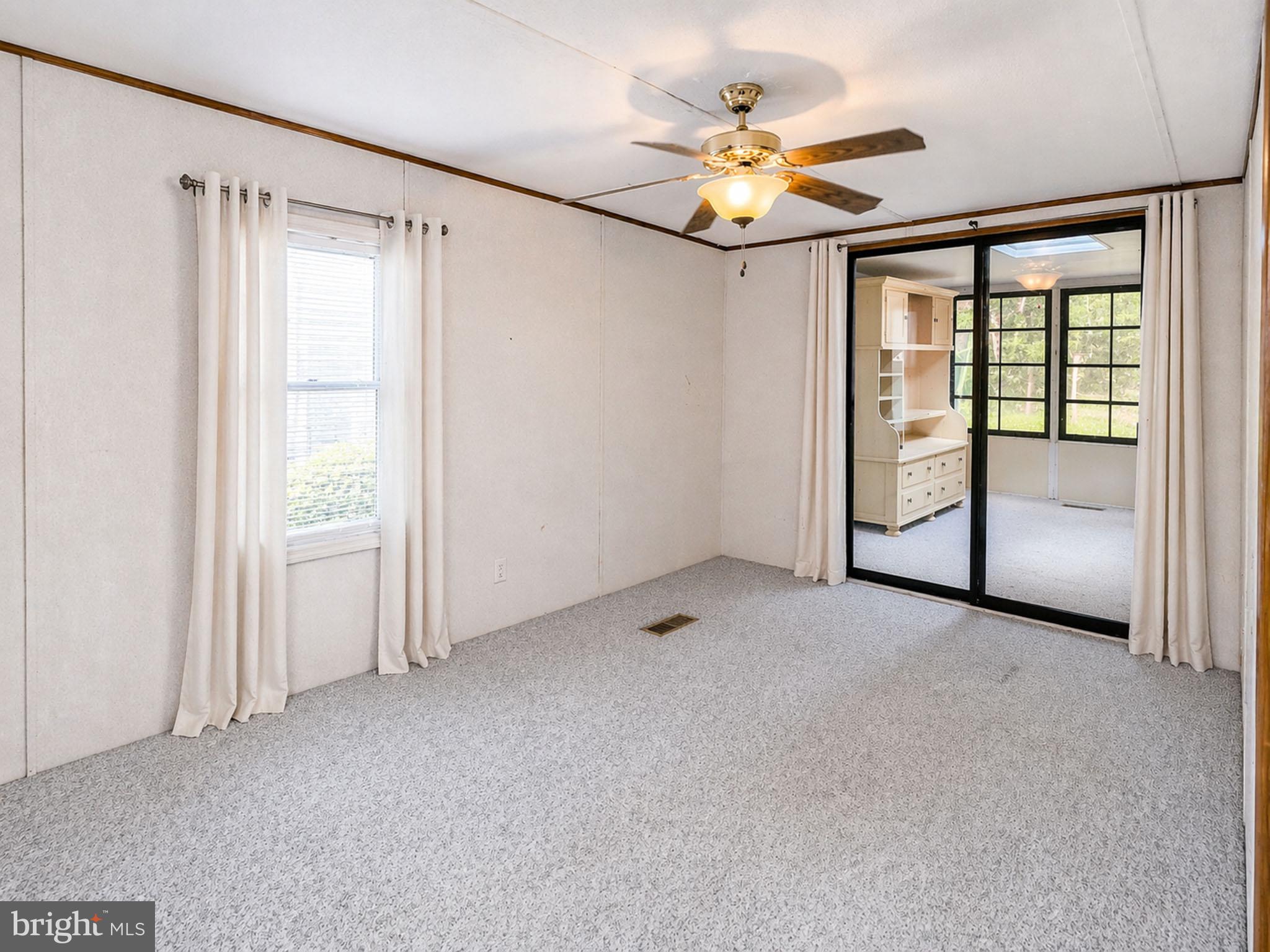 SHERWOOD ACRES - Residential