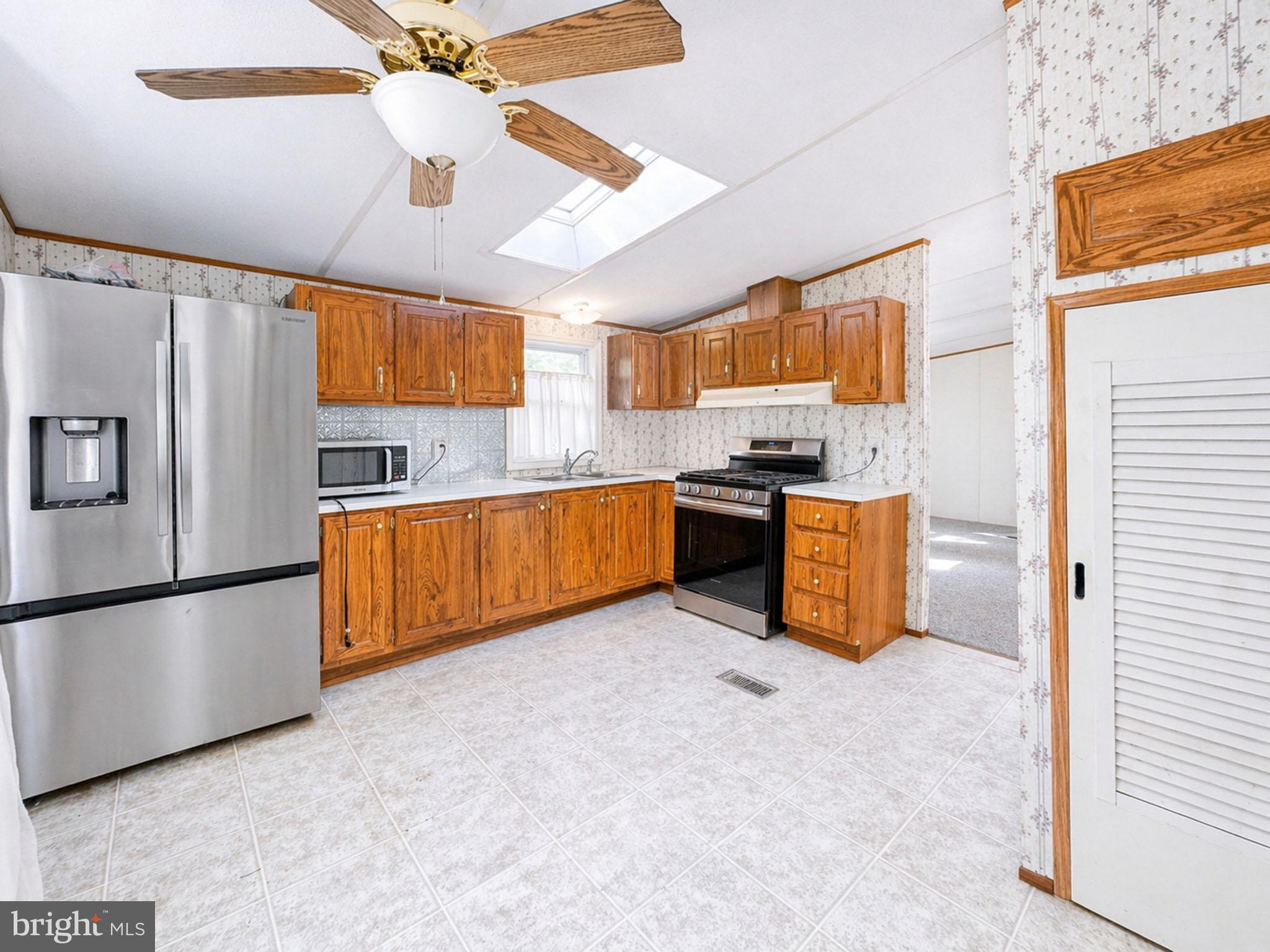 SHERWOOD ACRES - Residential