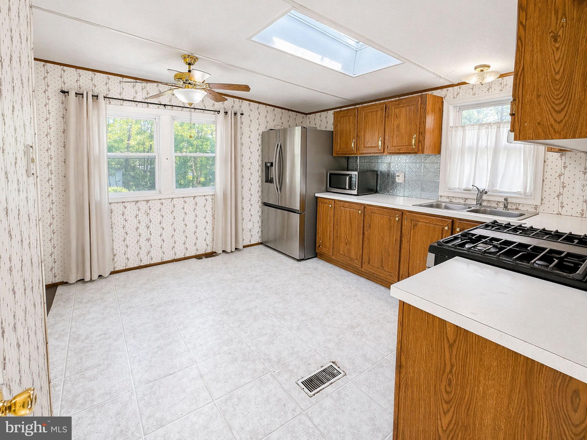 SHERWOOD ACRES - Residential