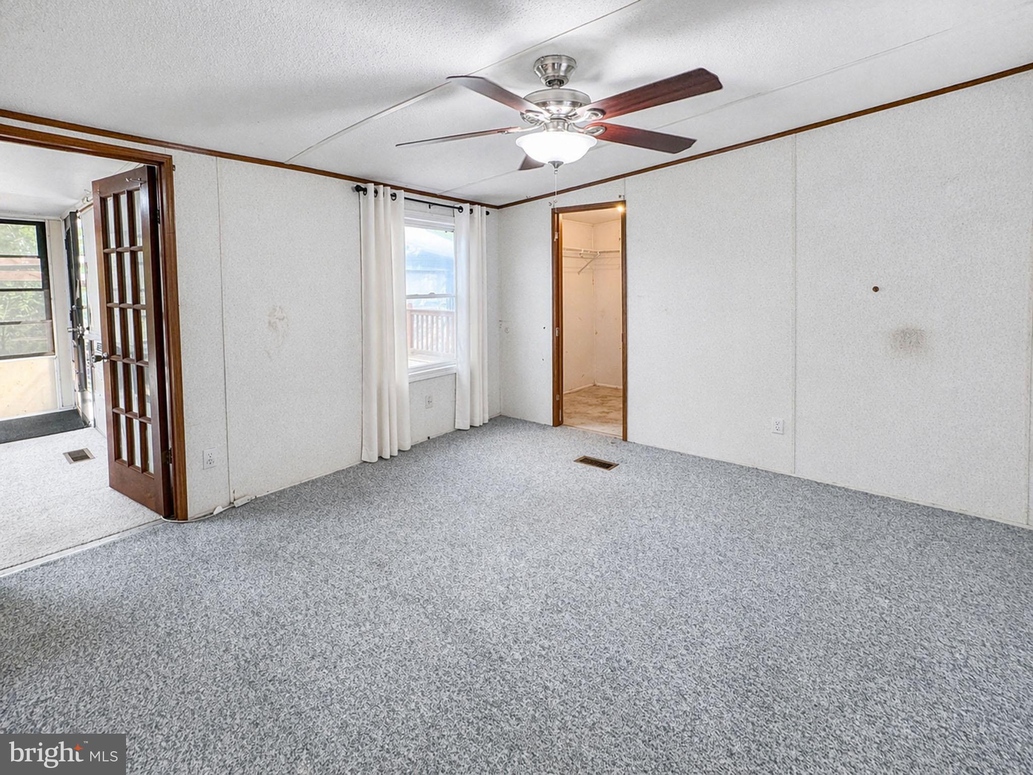 SHERWOOD ACRES - Residential