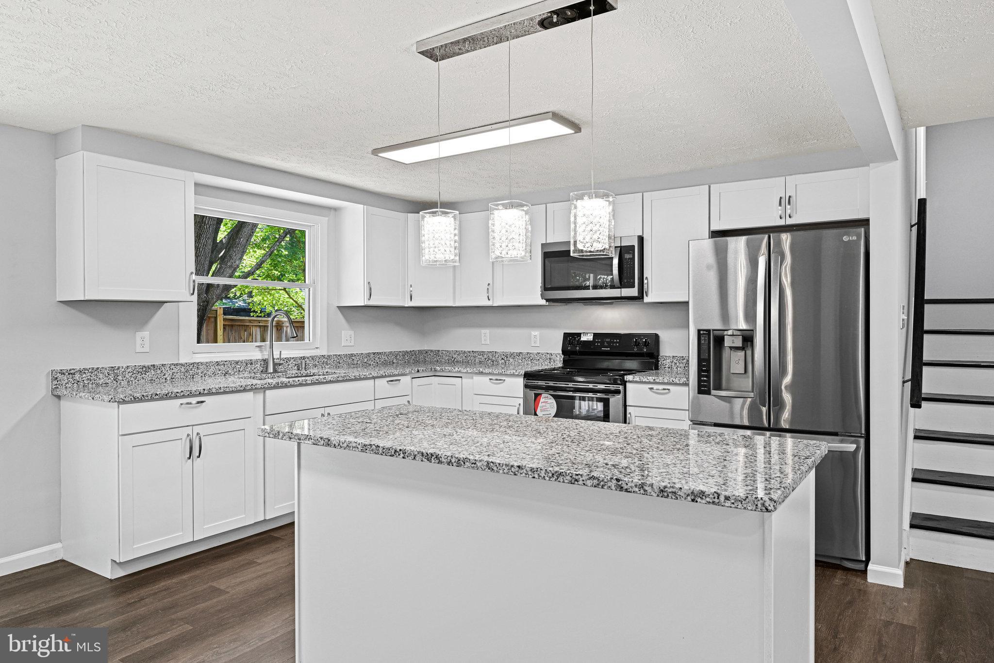 RESTON - Residential