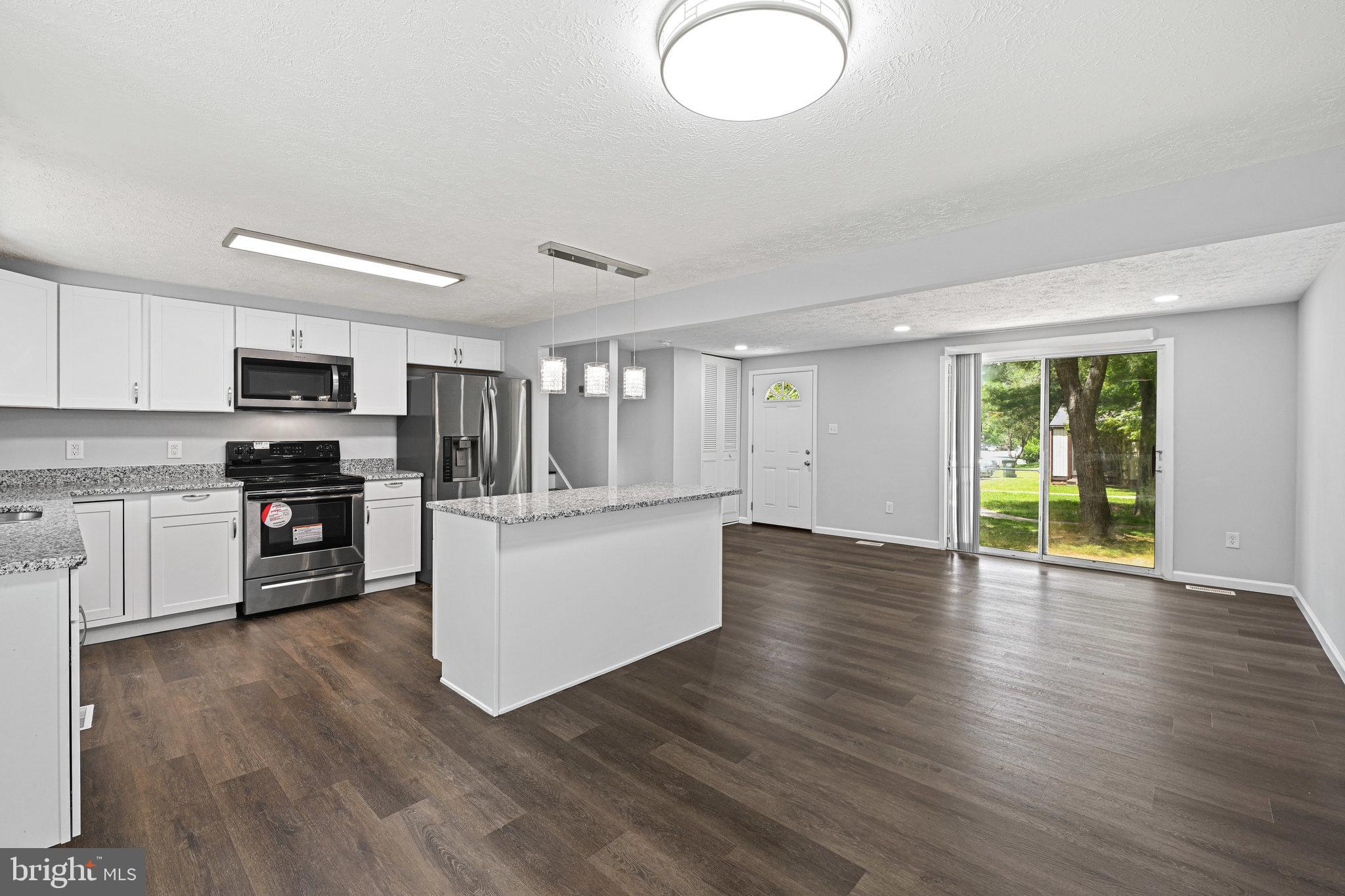 RESTON - Residential