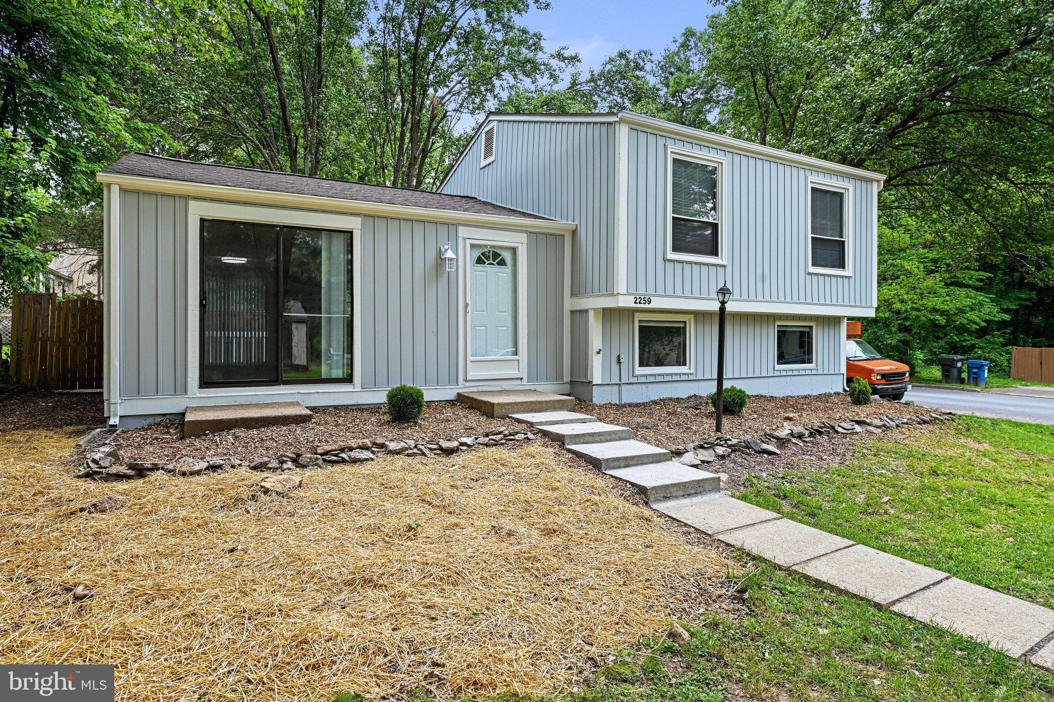 RESTON - Residential