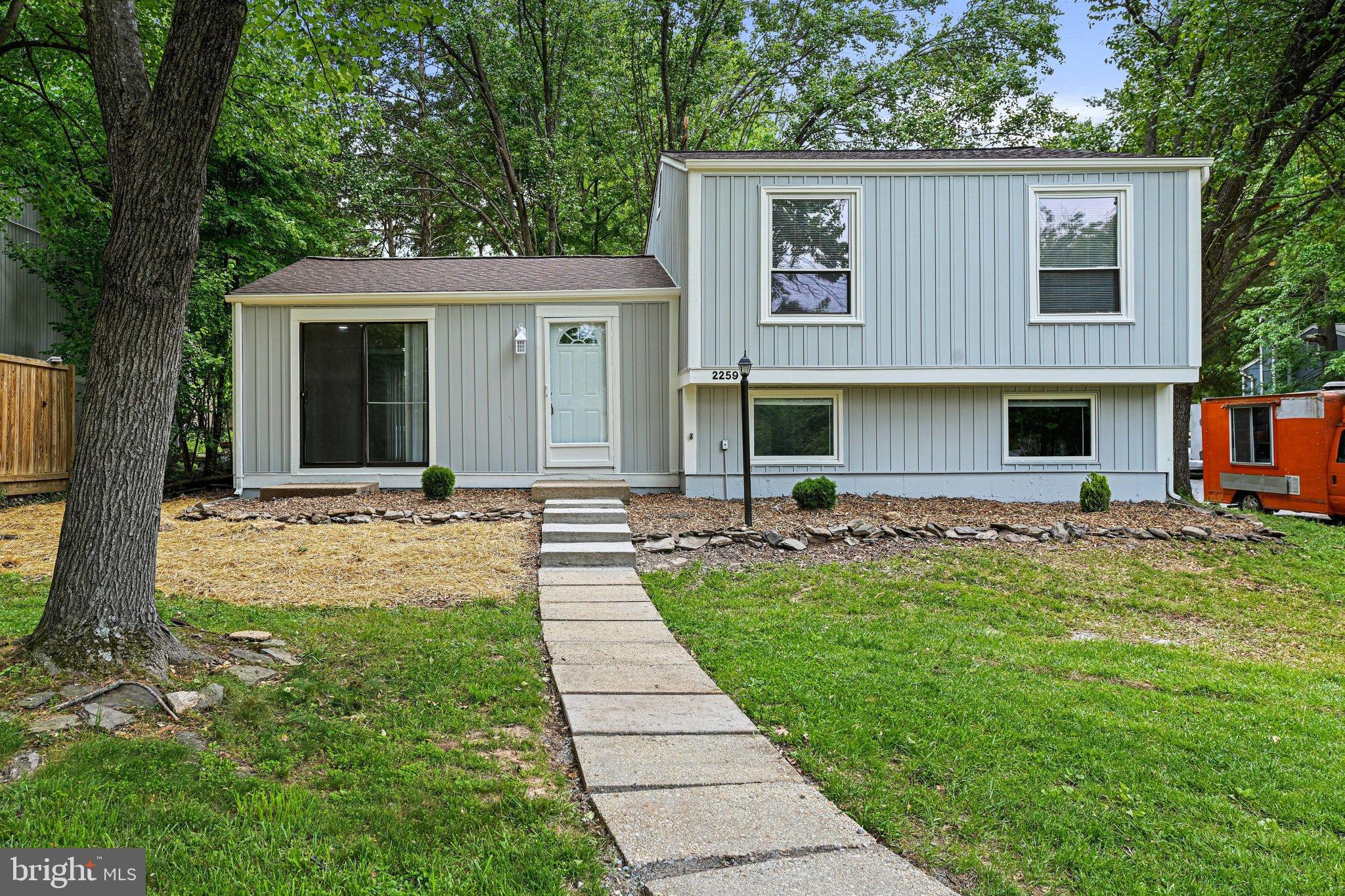 RESTON - Residential