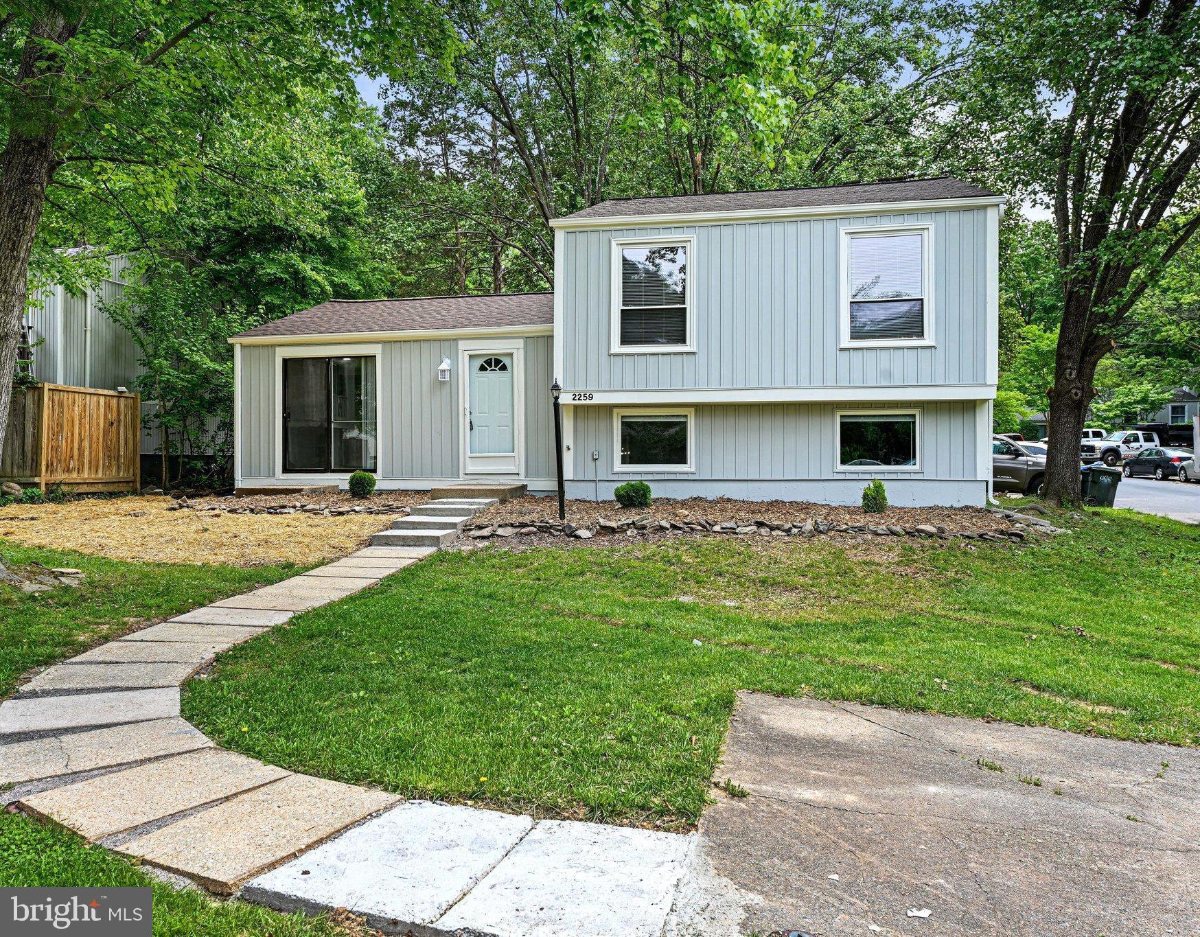 RESTON - Residential