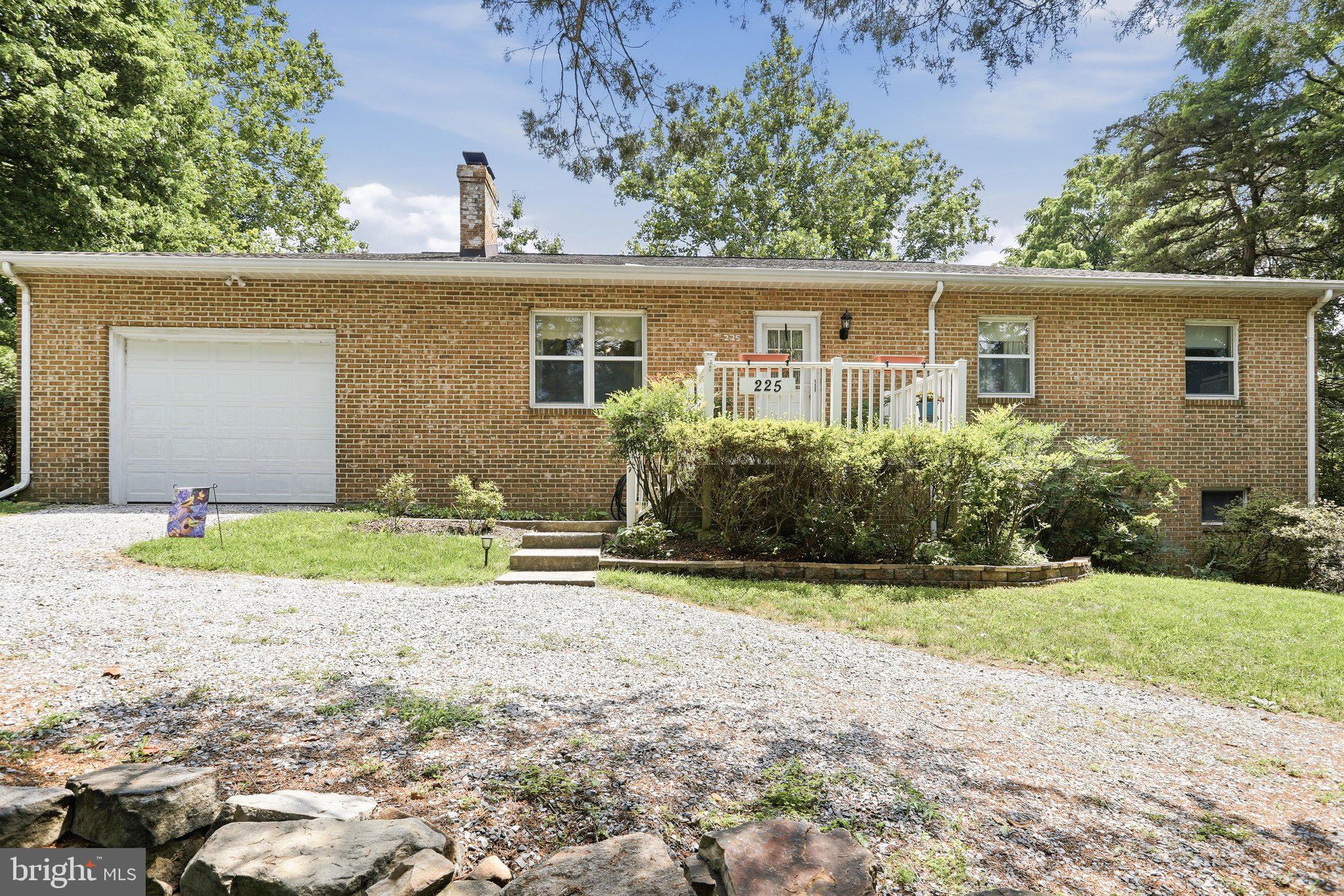 225 MOUNTAIN VIEW DRIVE