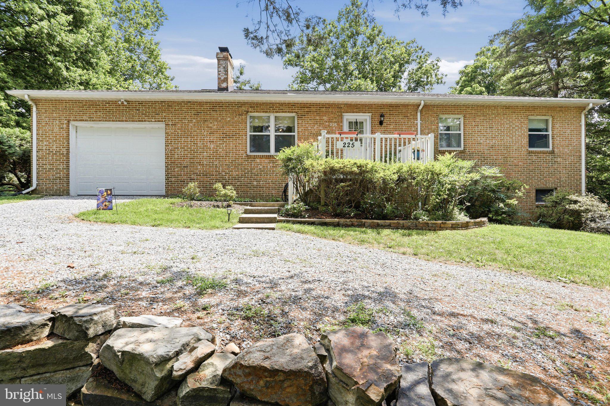 225 MOUNTAIN VIEW DRIVE