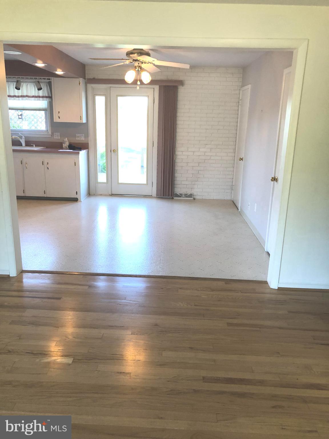 59 E CRESTLYN
