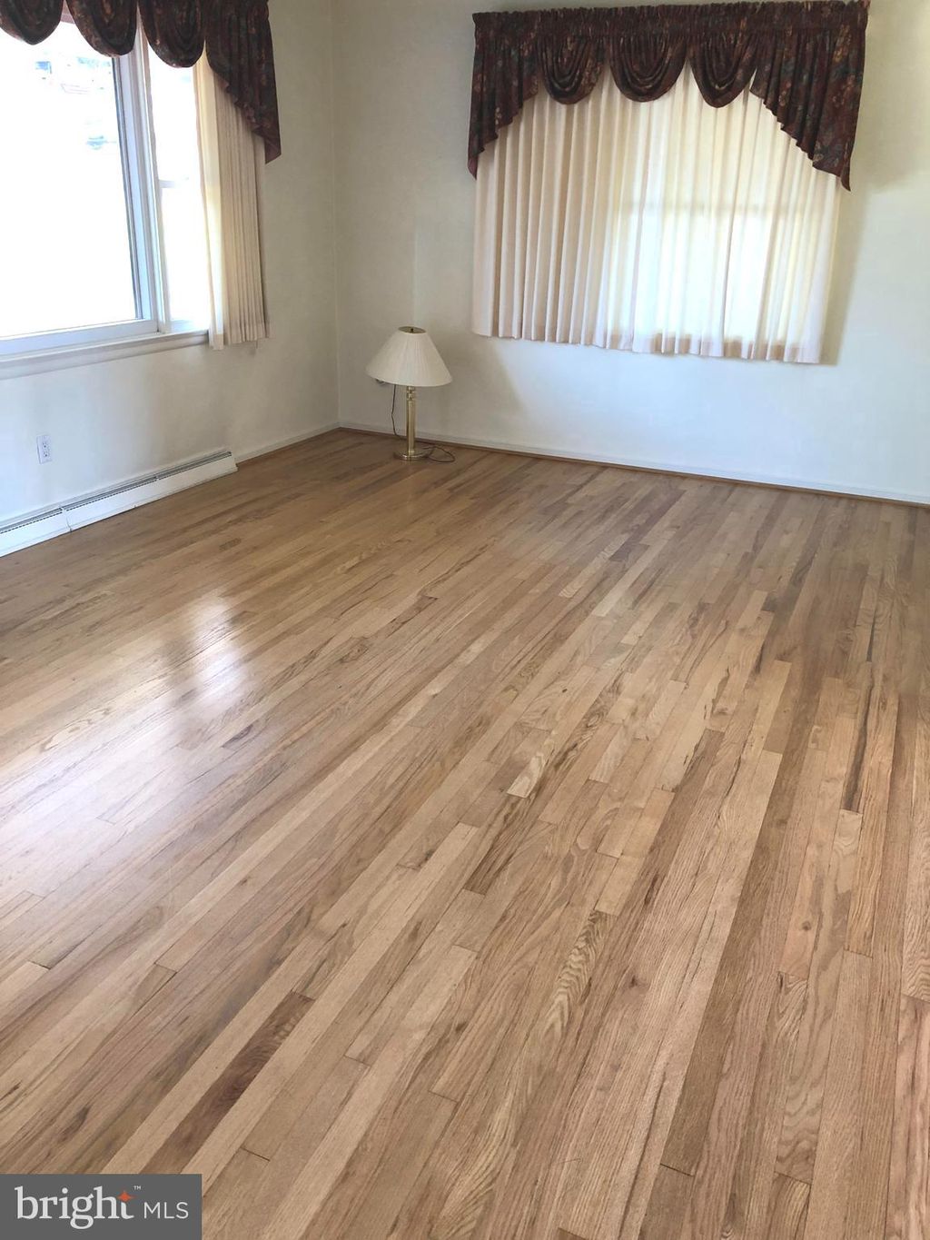 Photo of 59 E Crestlyn Dr, YORK, PA 17402 (MLS # PAYK2092046)