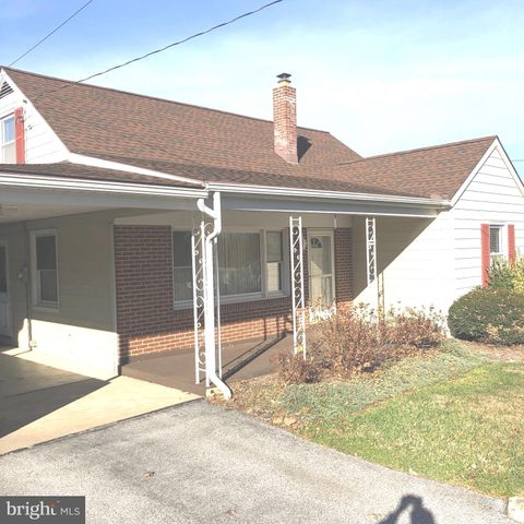 Photo of 59 E Crestlyn Dr, YORK, PA 17402 (MLS # PAYK2092046)