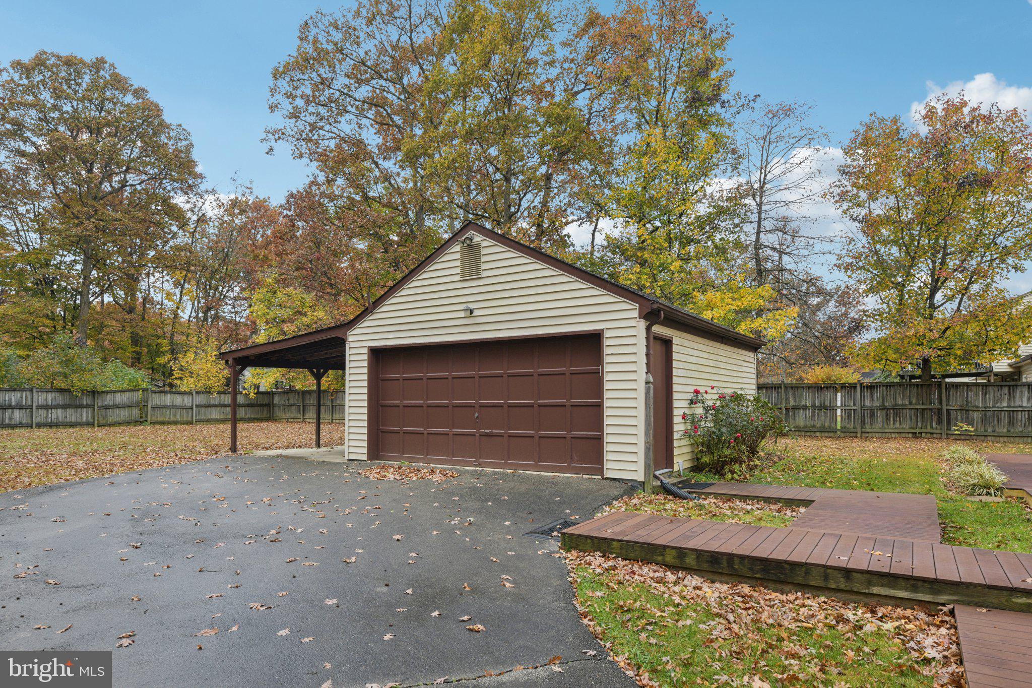 LAUREL BRANCH - Residential