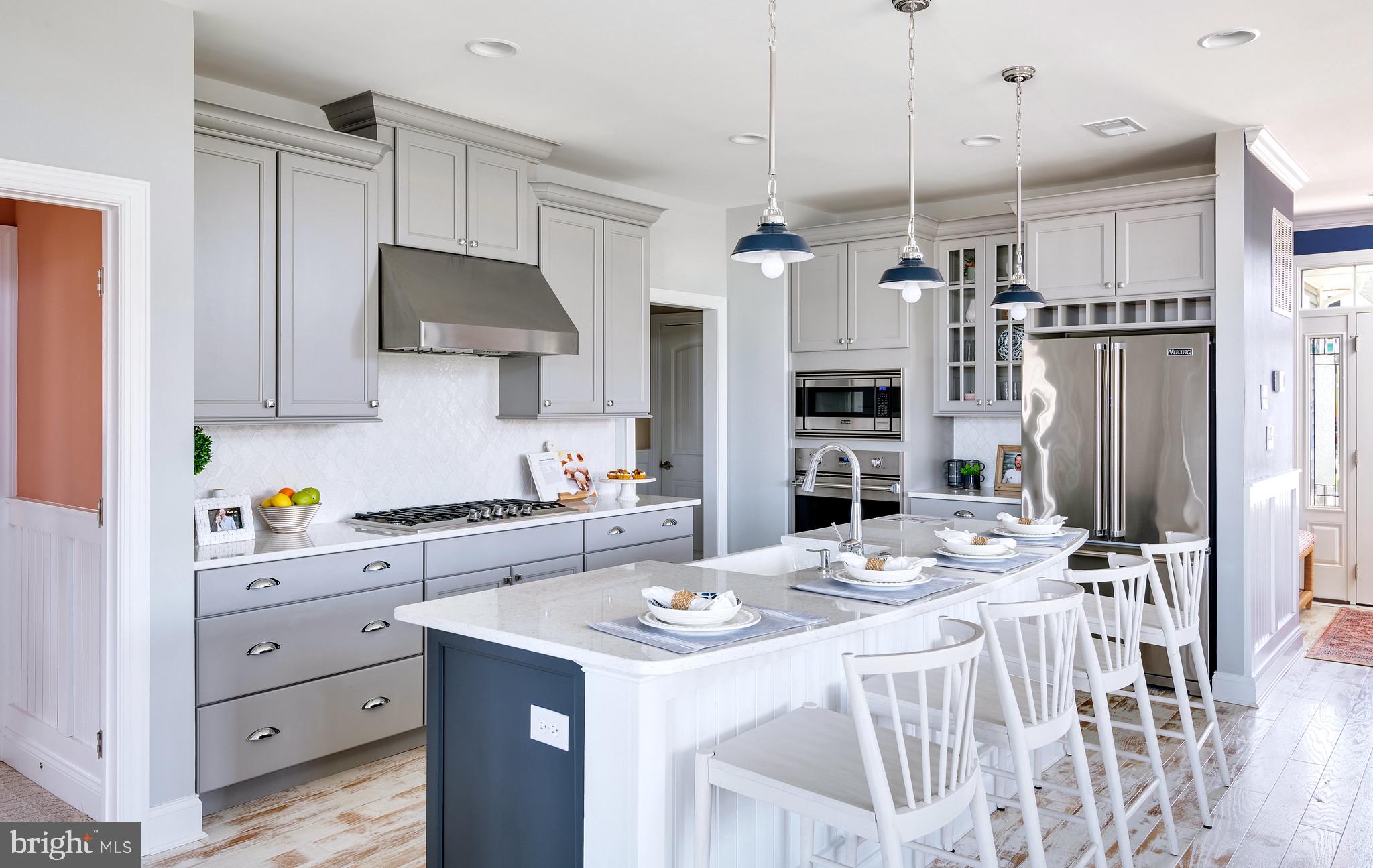 THE ESTATES AT BRIDGEWATER - Residential