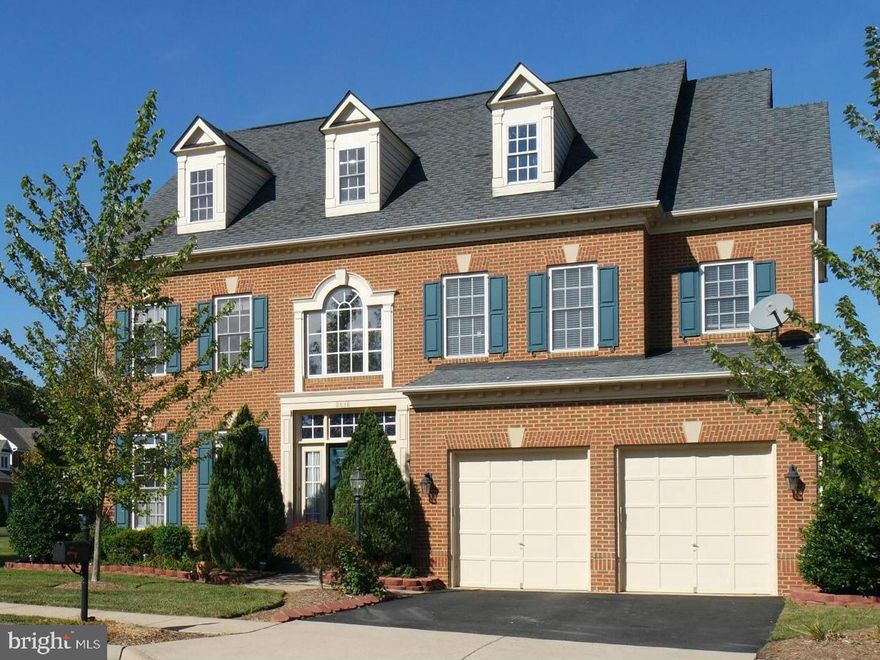 Available 4-lvl brick home on corner lot with over 6400sqft. Gourmet kitchen with granite counters, island and built-in desk. Soaring 2+story family room with floor to ceiling windows and fireplace. 5 spacious bedrooms upstairs including oversized master suite with 3 closets . Top level has a huge loft and additional bedroom.