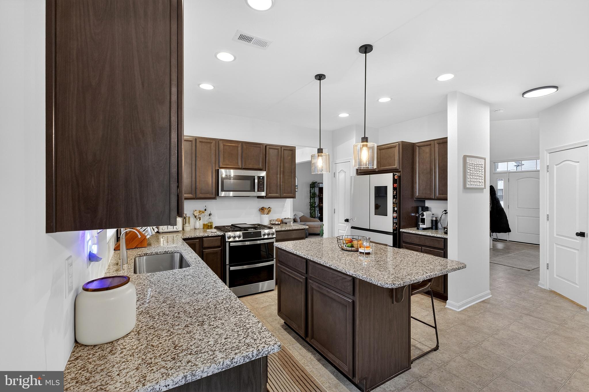 POND VIEW ESTATES - Residential