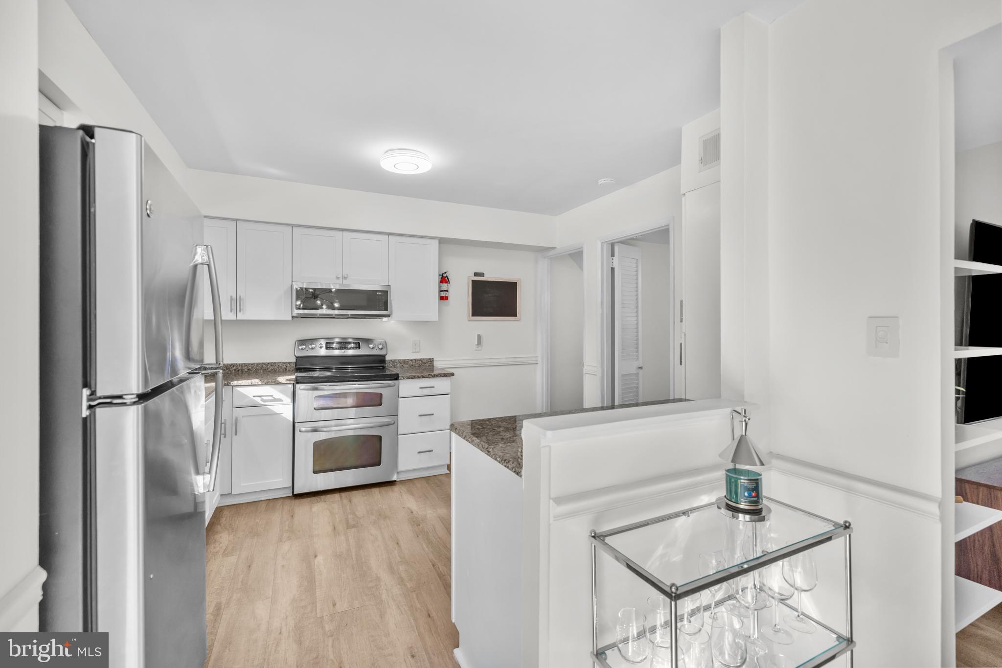 PINECREST - Residential