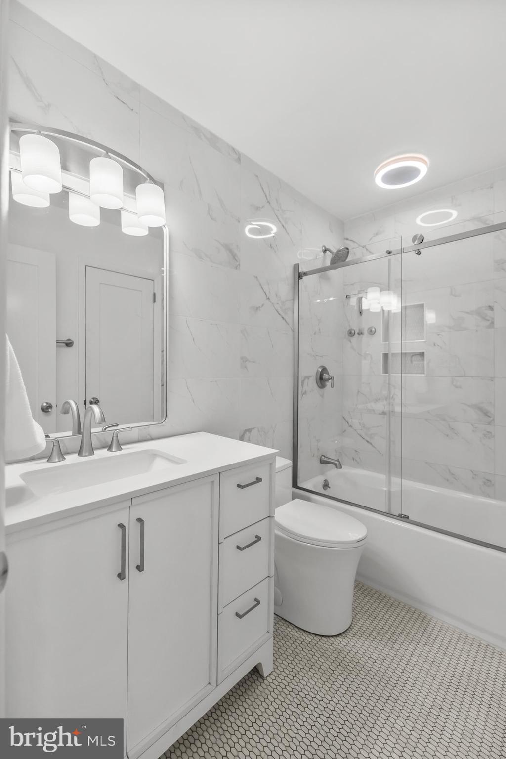 PINECREST - Residential