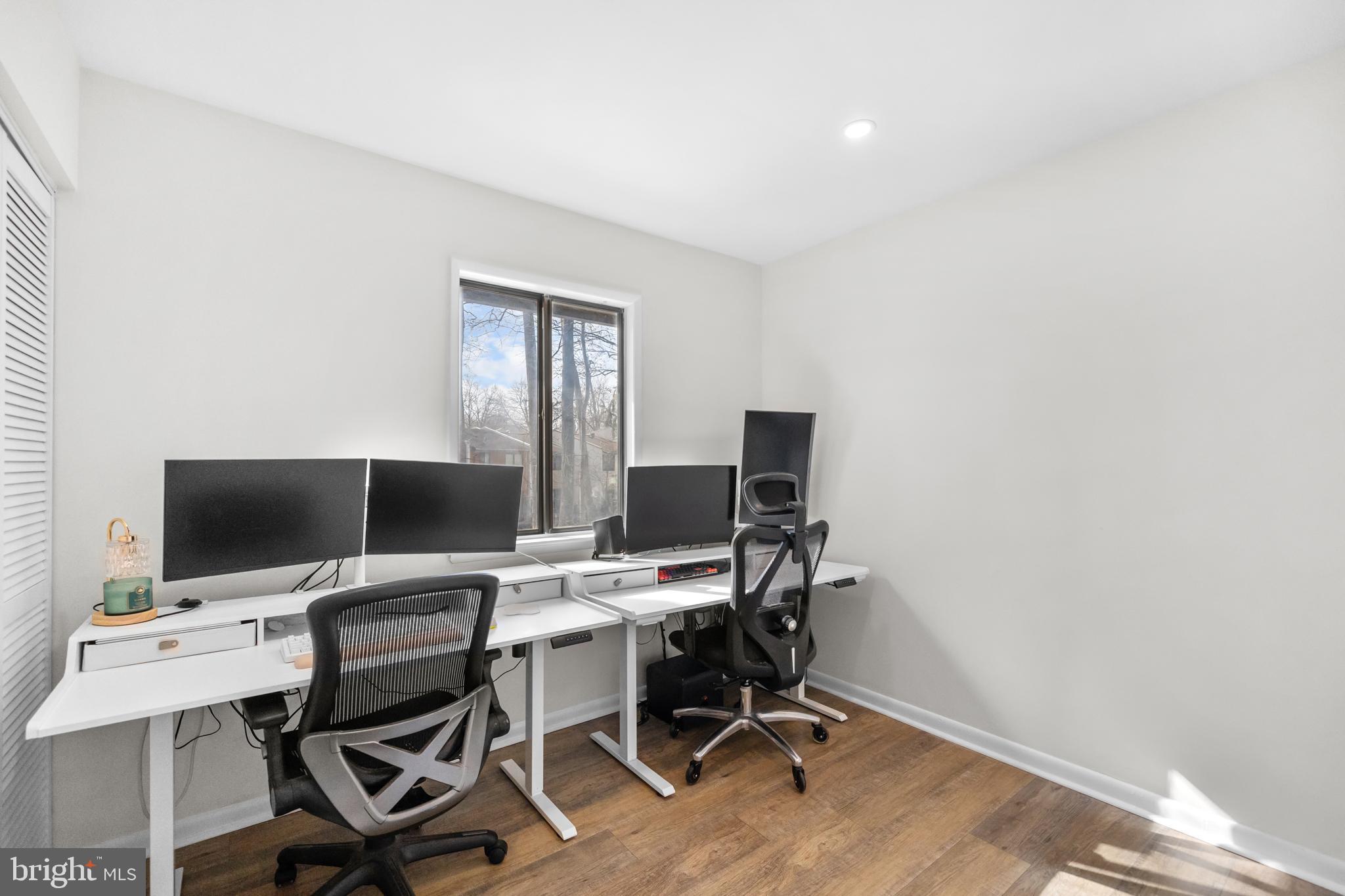 PINECREST - Residential