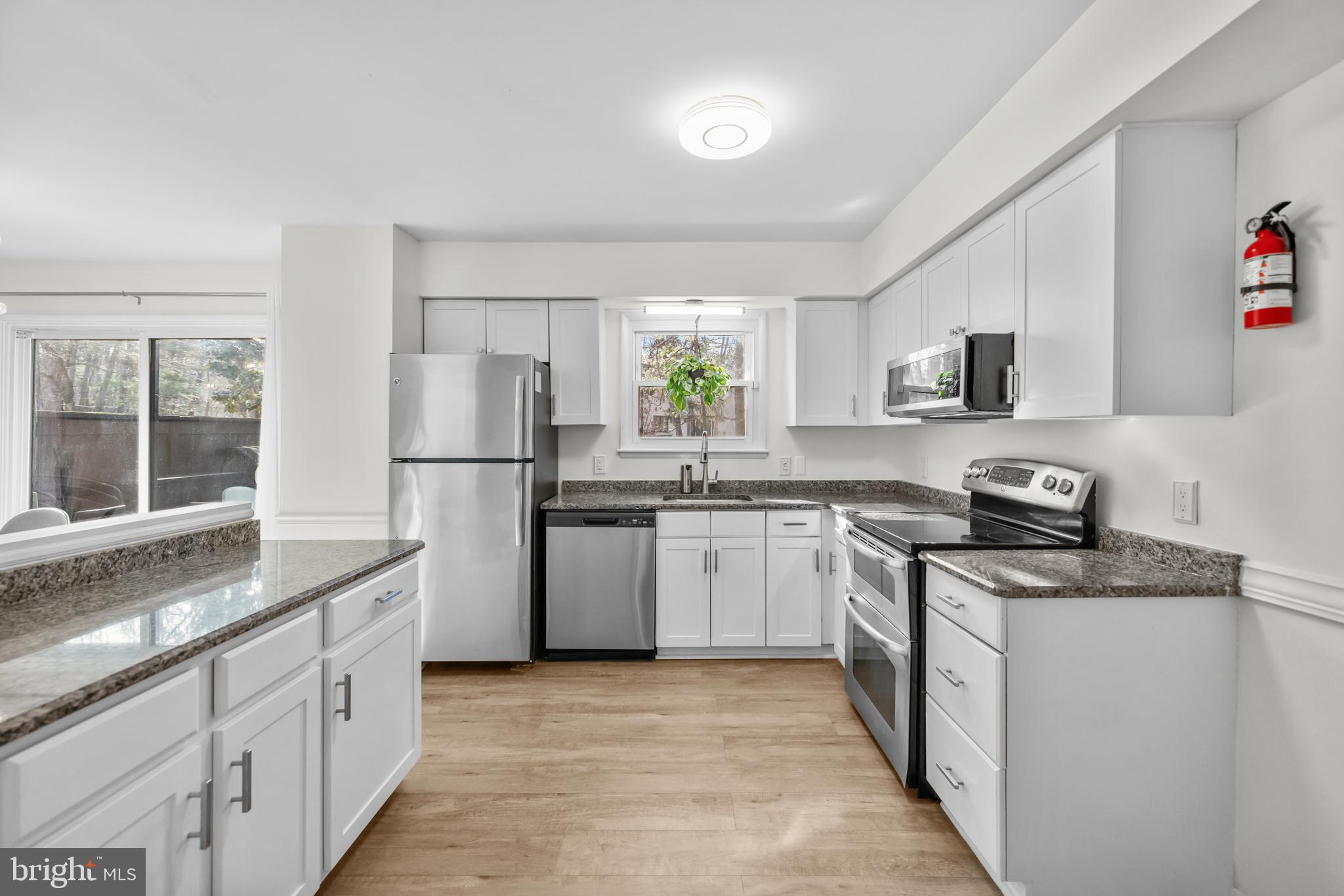 PINECREST - Residential