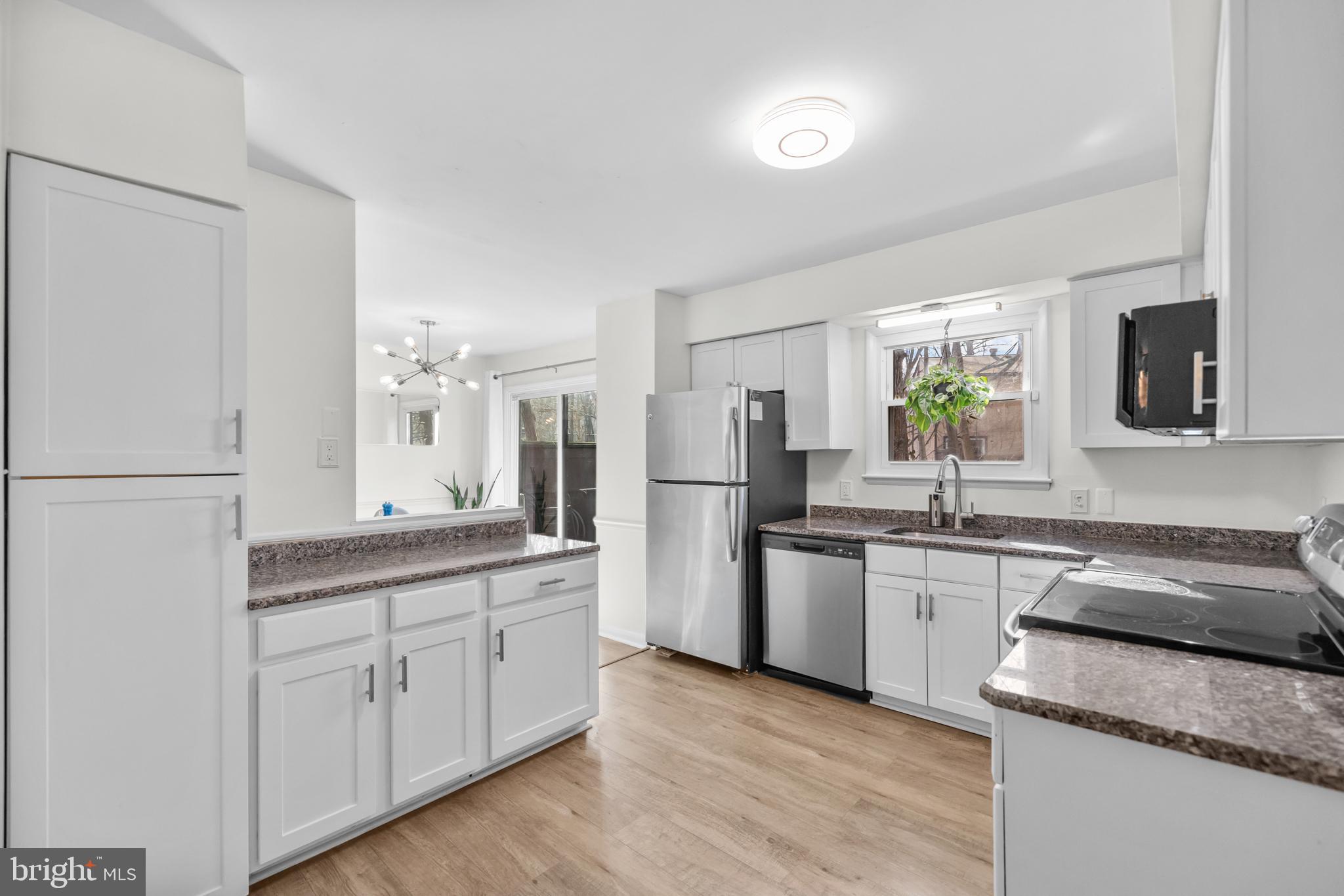 PINECREST - Residential