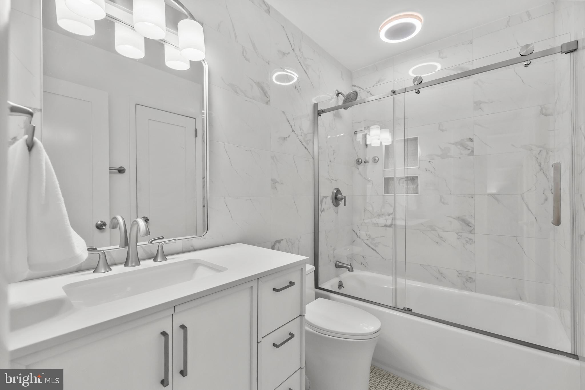 PINECREST - Residential