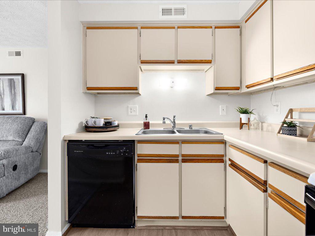 CHESTERFIELD GARDEN CONDOMINIUM - Residential