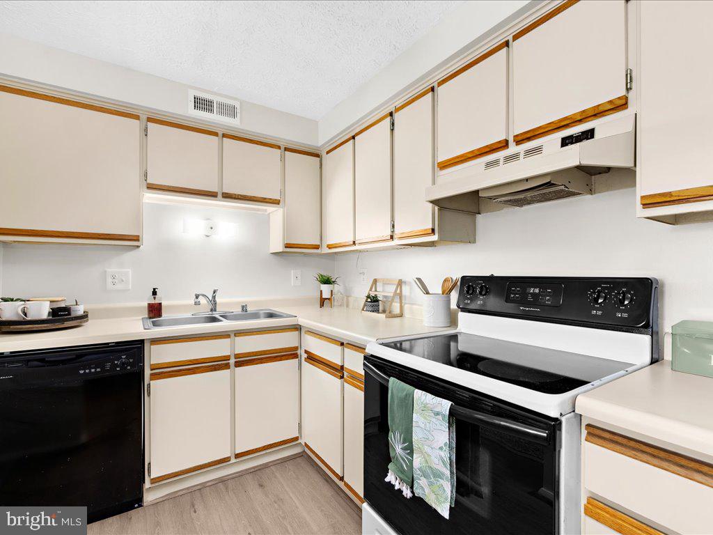 CHESTERFIELD GARDEN CONDOMINIUM - Residential