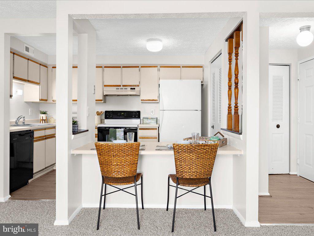 CHESTERFIELD GARDEN CONDOMINIUM - Residential