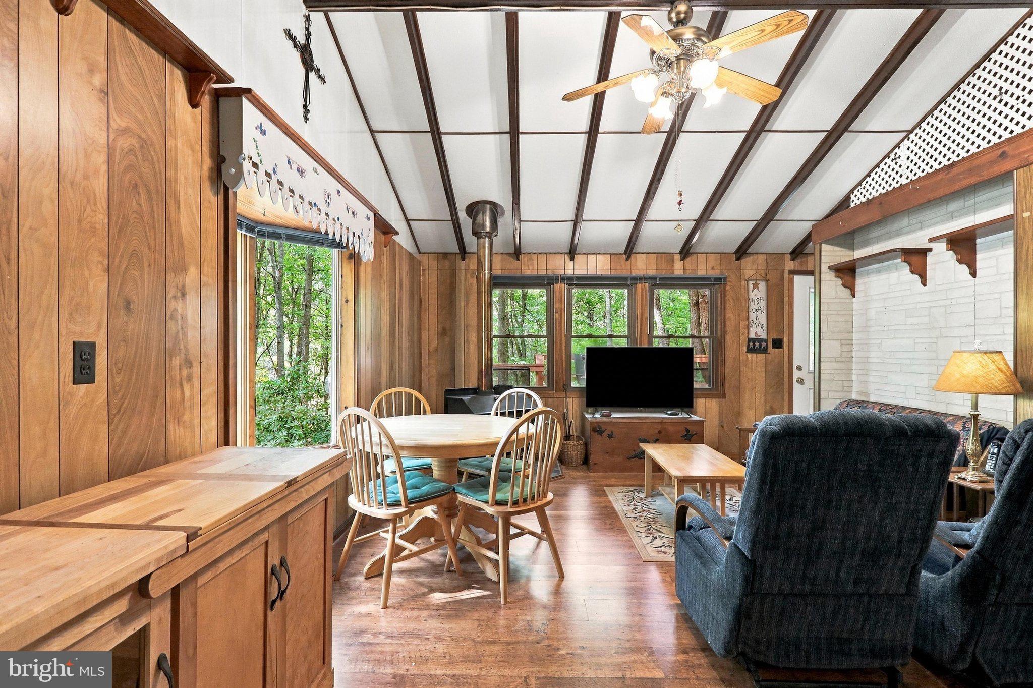 12 LITTLE RIDGE CIRCLE
