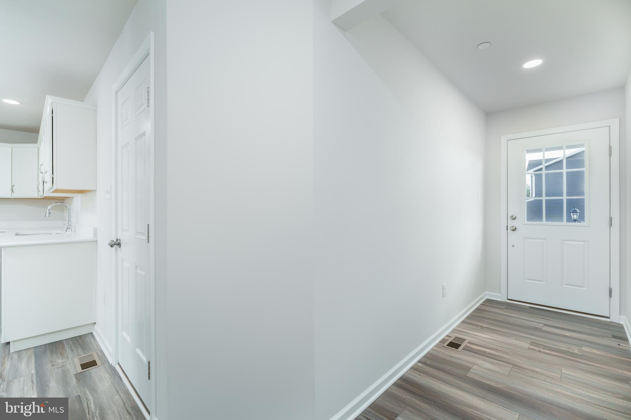 GRAYS POINTE - Residential