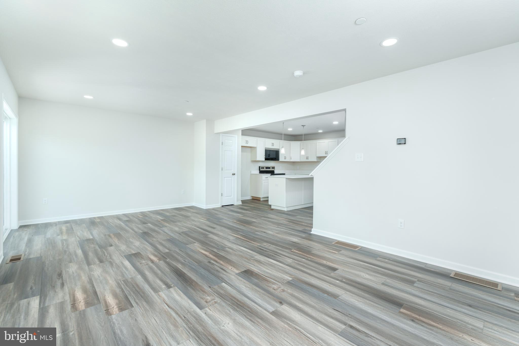 GRAYS POINTE - Residential